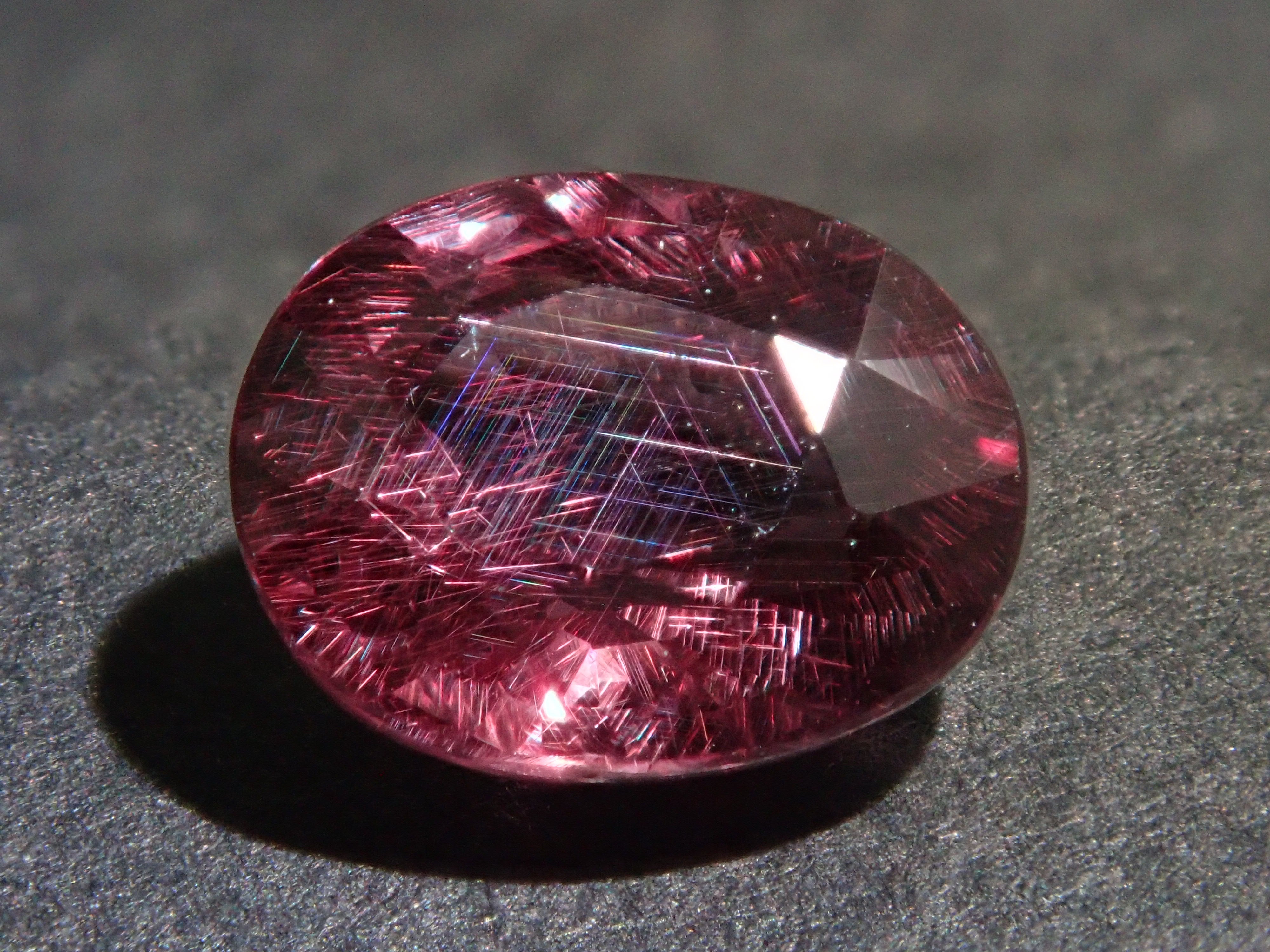 パイロープ・スペサルティンガーネット(カラーチェンジガーネット) 1.297ctルース