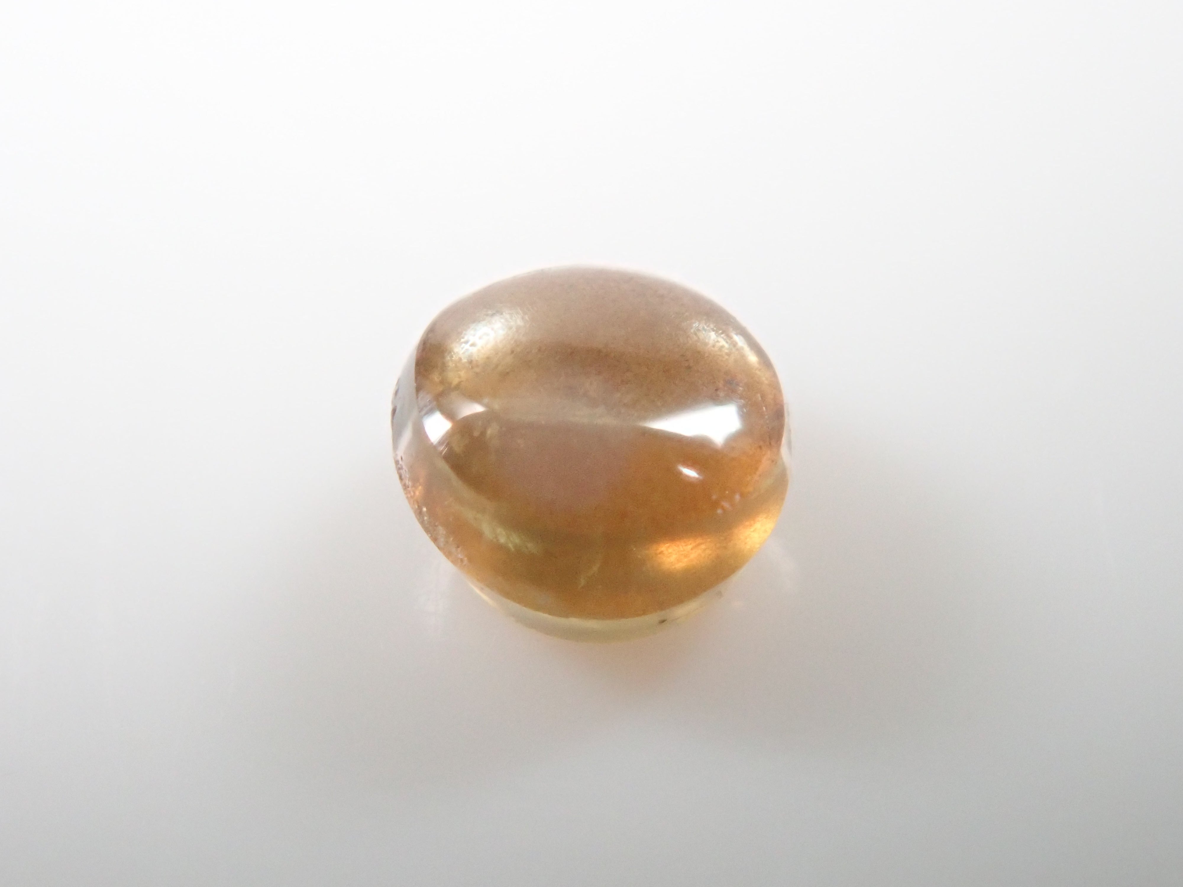 ゴールドシーンサファイア 2.2mm/0.068ctルース