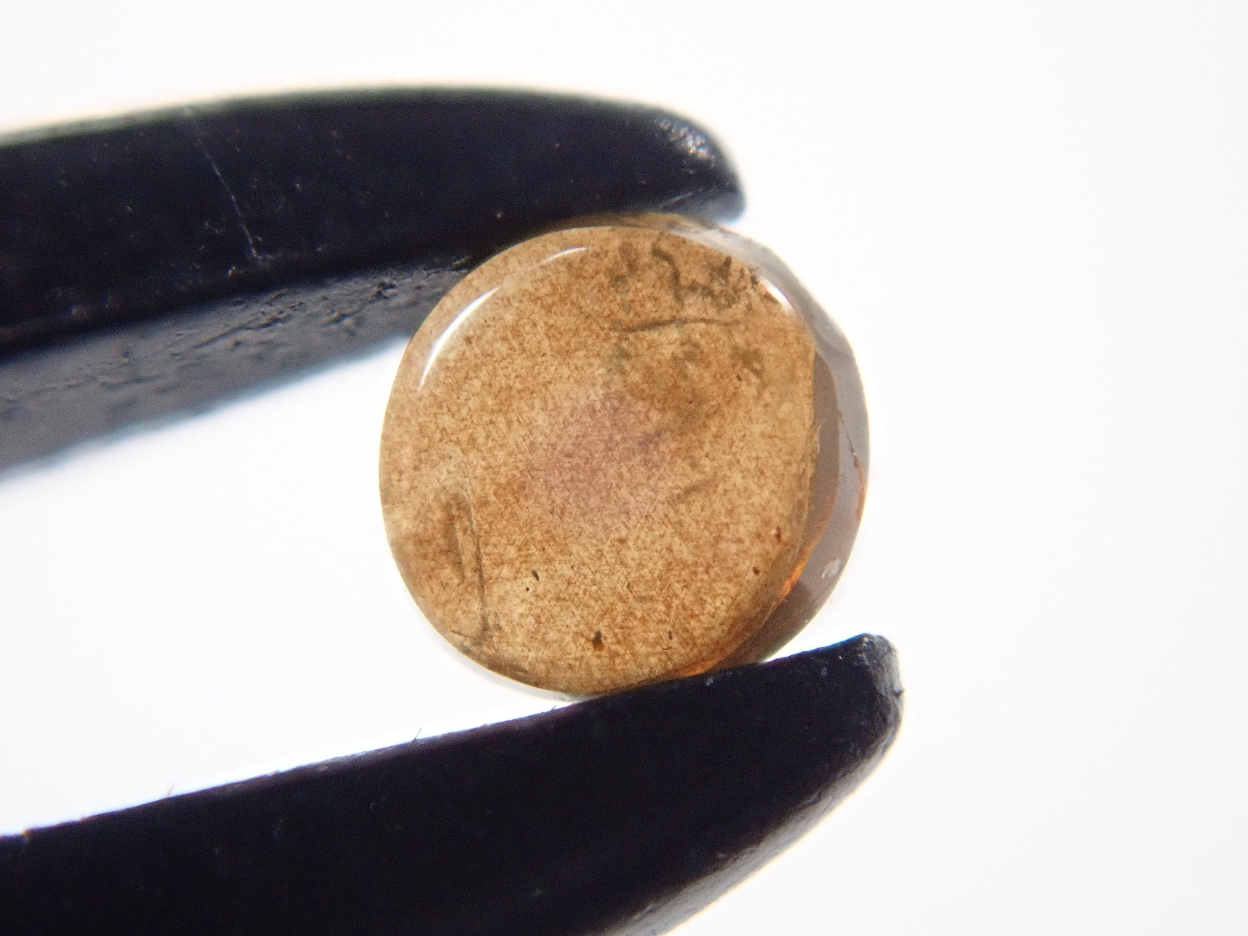 ゴールドシーンサファイア 2.2mm/0.068ctルース