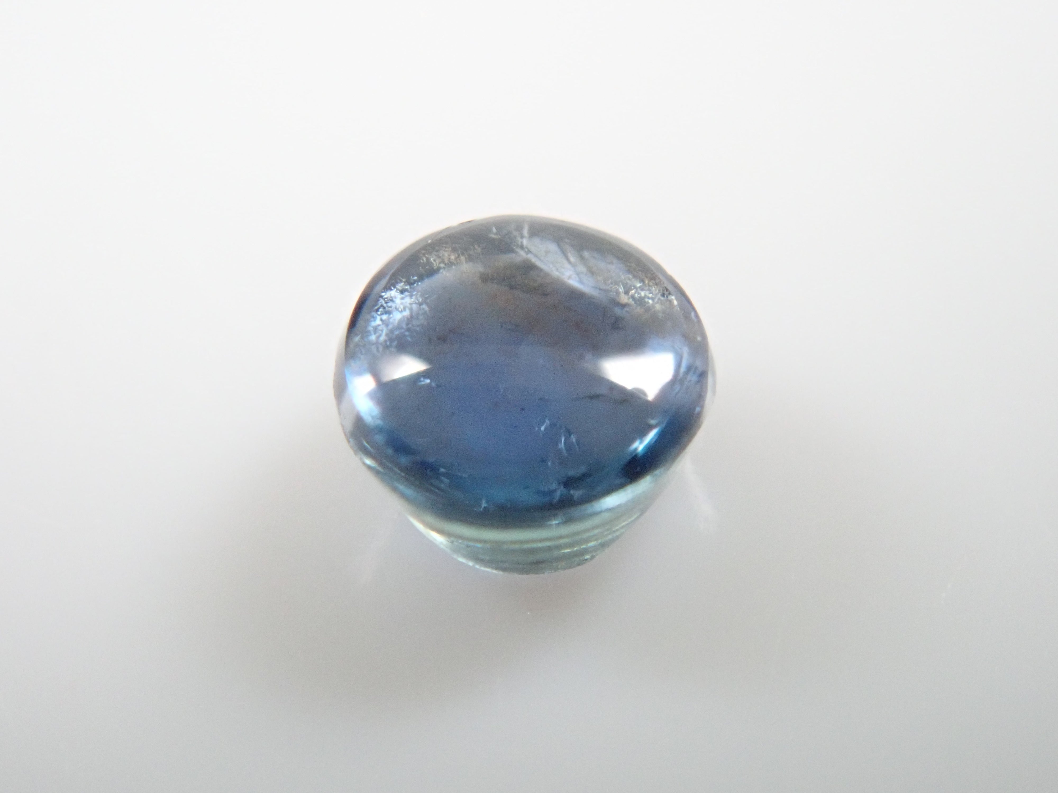 ゴールドシーンサファイア 2.4mm/0.086ctルース