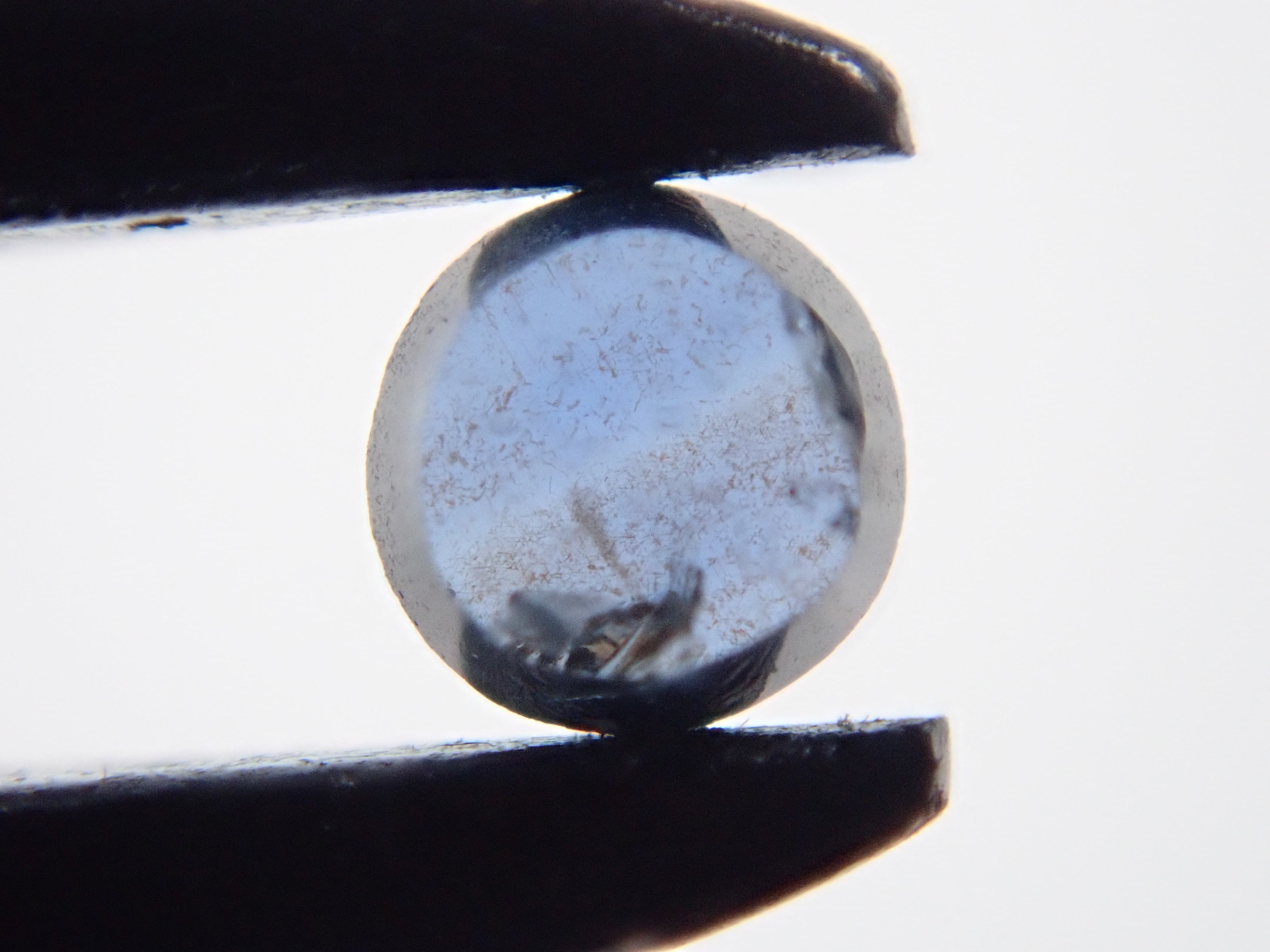 ゴールドシーンサファイア 2.4mm/0.086ctルース