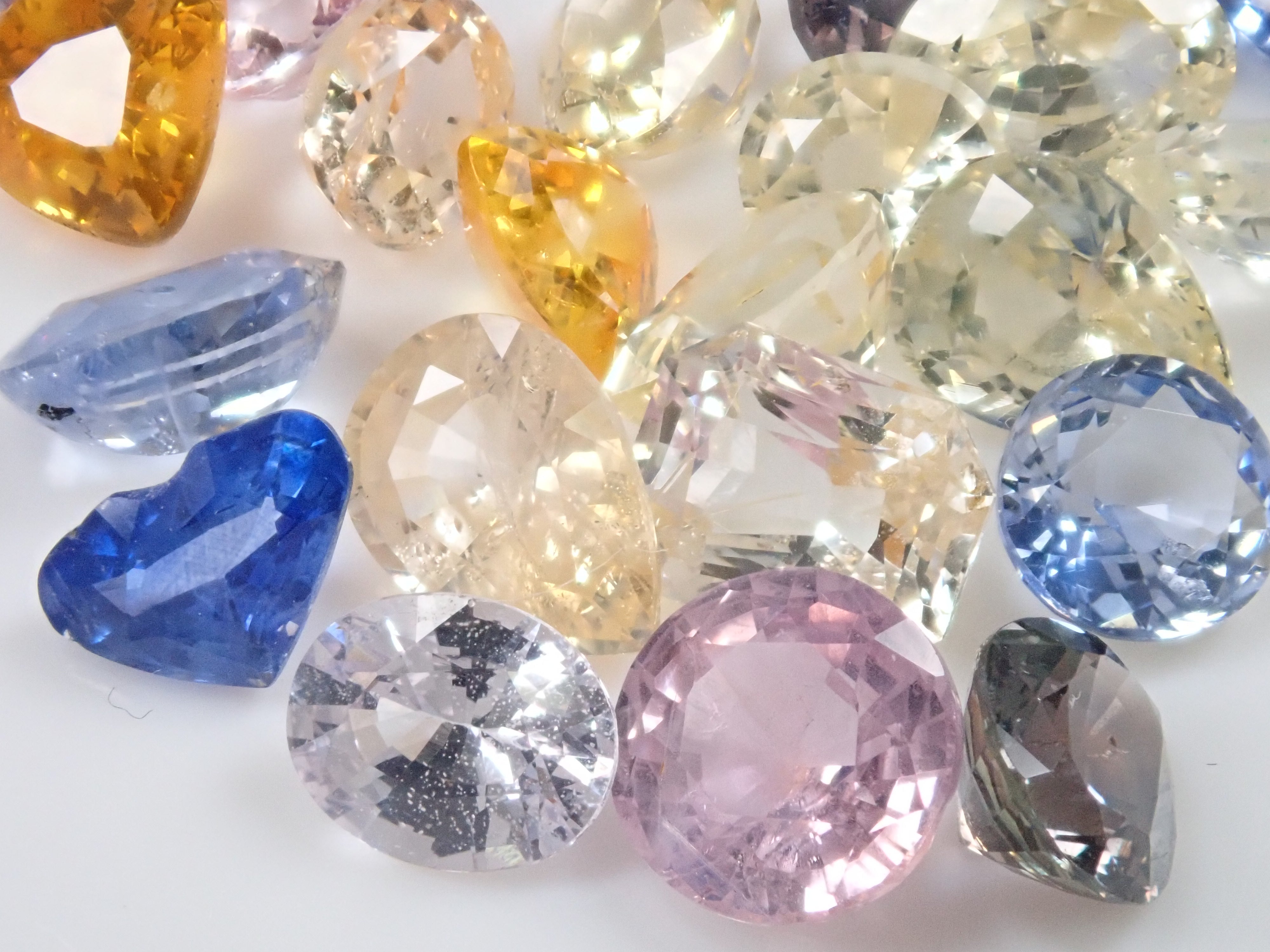 スリランカ産サファイア《ラトゥナプラ》1石ルース(平均0.75ct)