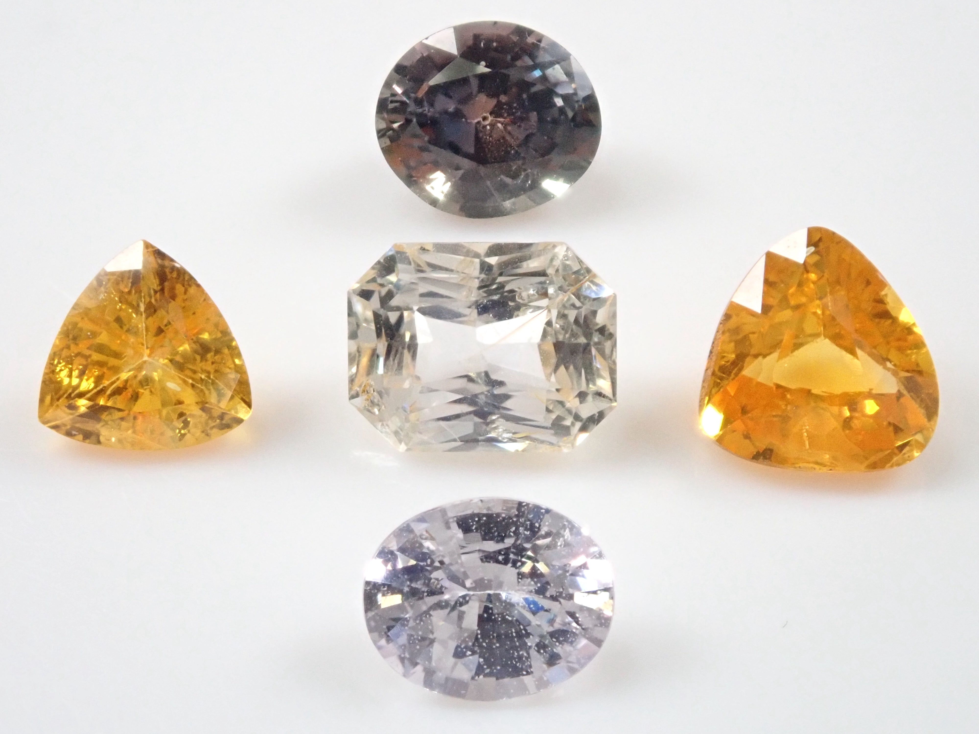 スリランカ産サファイア《ラトゥナプラ》1石ルース(平均0.75ct)