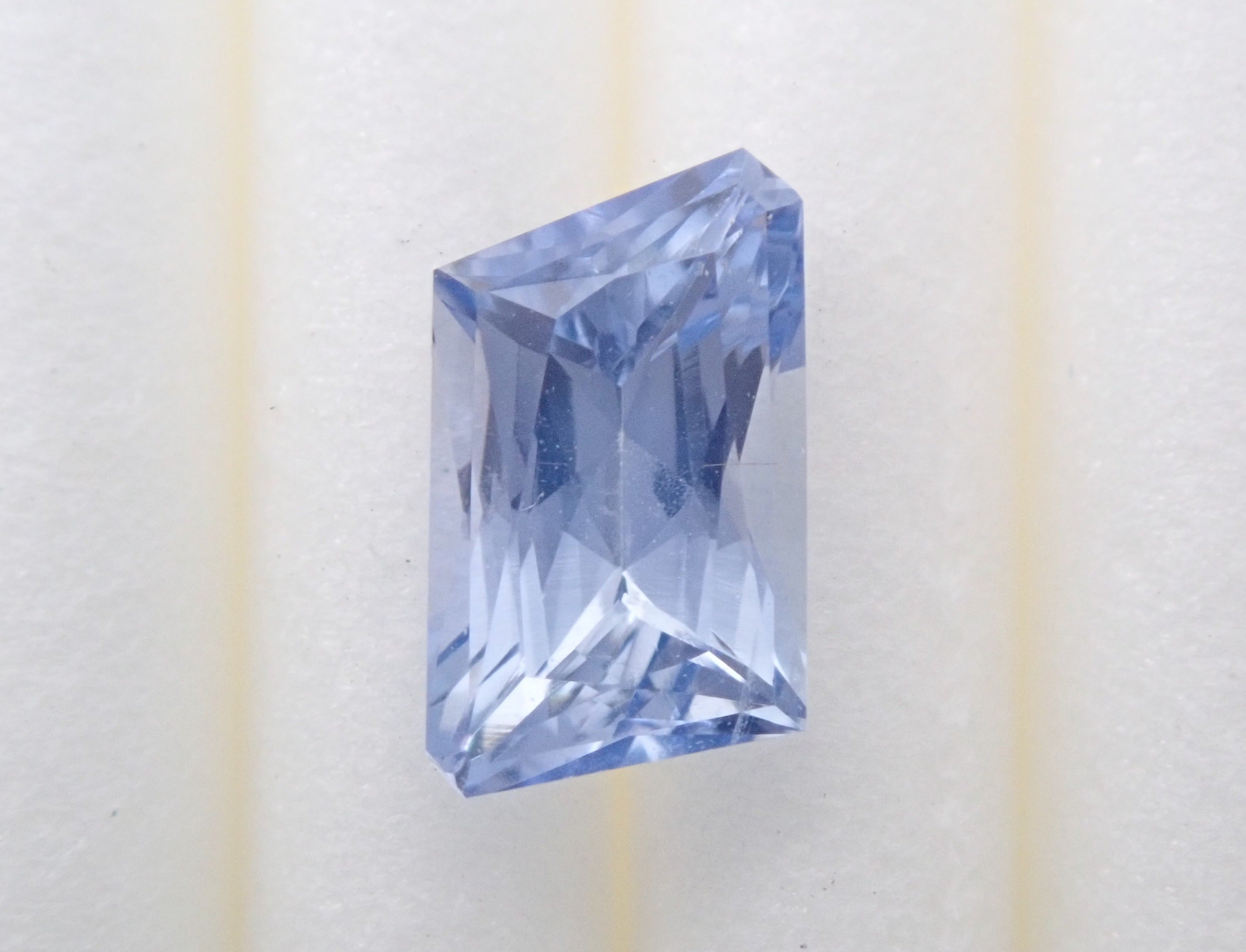 満点の ベニトアイト 0.113ct ルース ルース 0.113ct 美術品