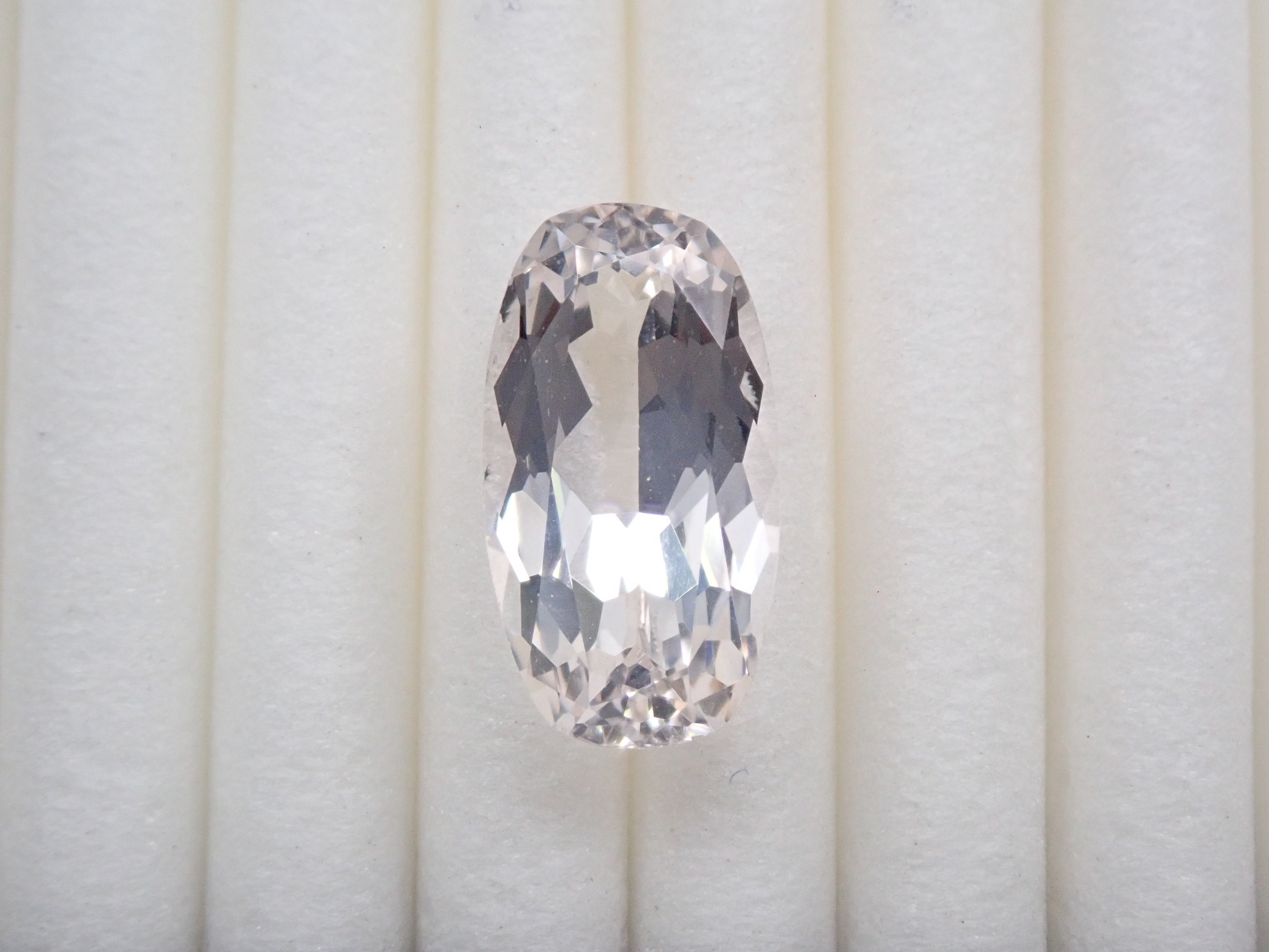 【12539378掲載】スリランカ産エンスタタイト 1.877ctルース