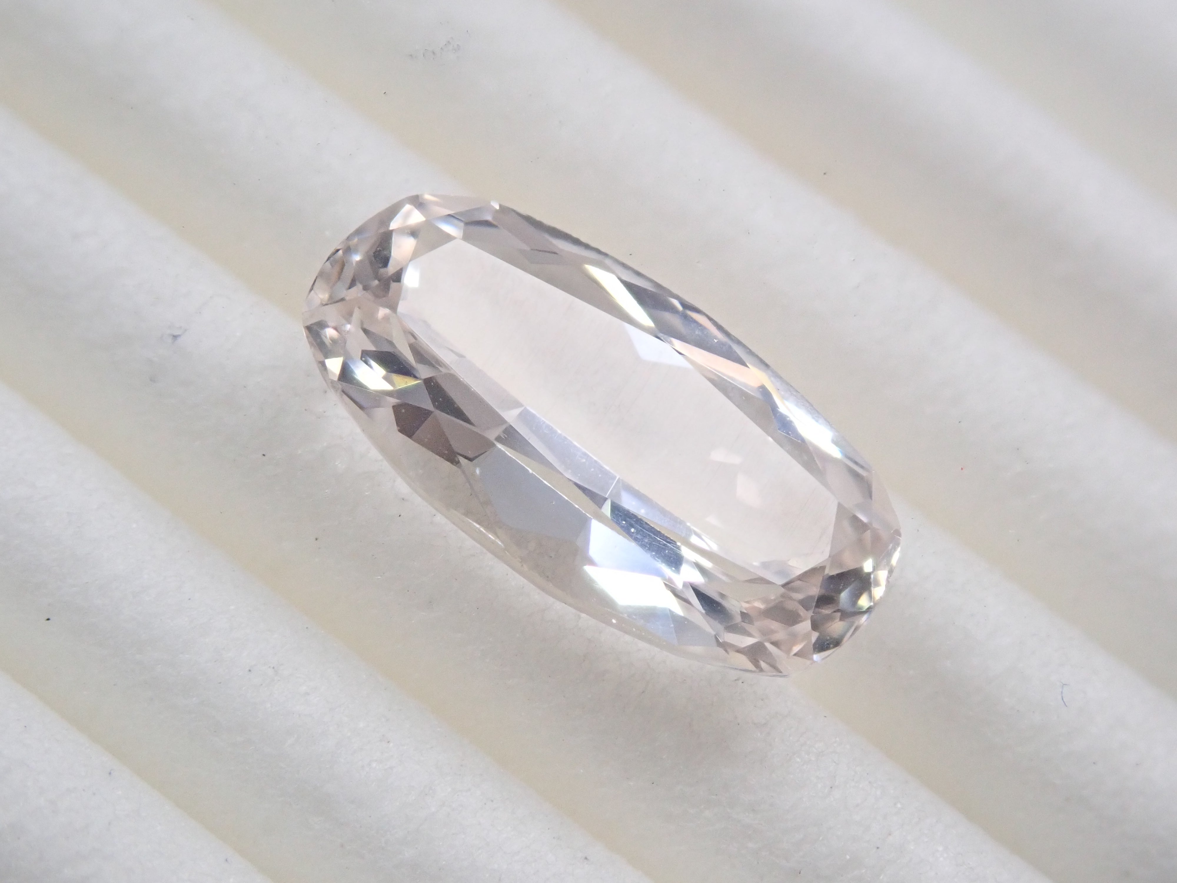 【12539378掲載】スリランカ産エンスタタイト 1.877ctルース