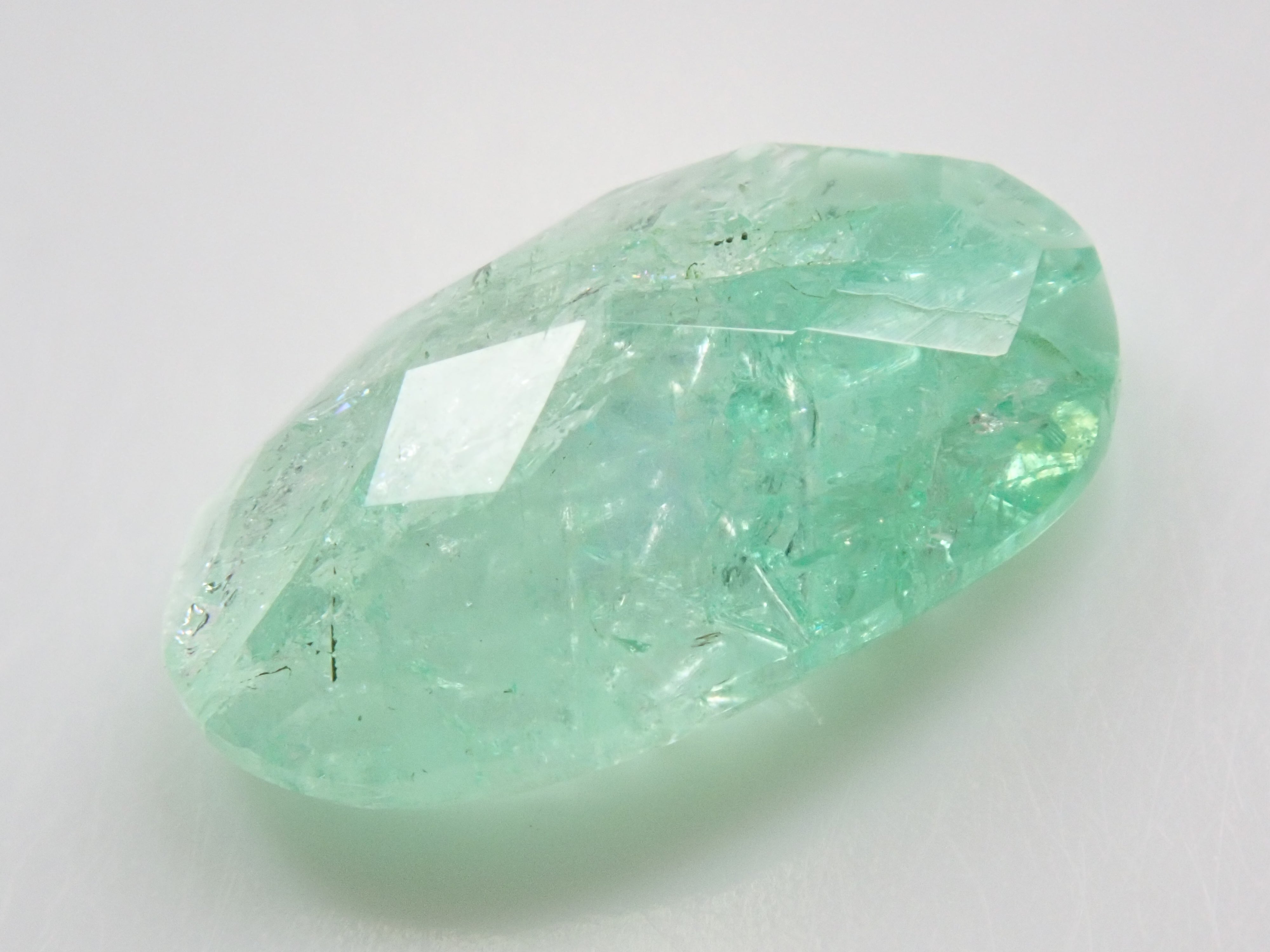 【甲州貴石切子】コロンビア産エメラルド 2.550ct《コラボ》ルース ワッペン付