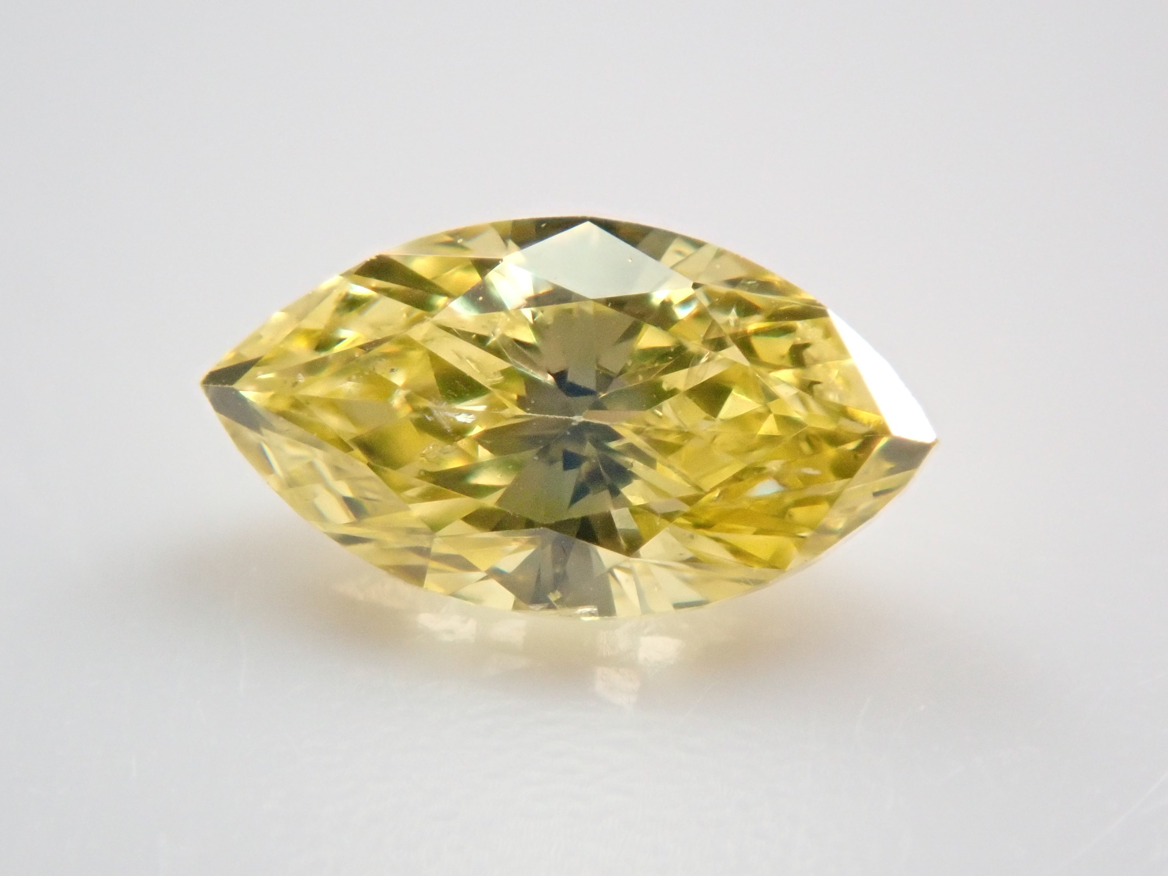 イエローダイヤモンド(トリートメント) 0.190ctルース(FANCY INTENSE YELLOW*, SI-2)