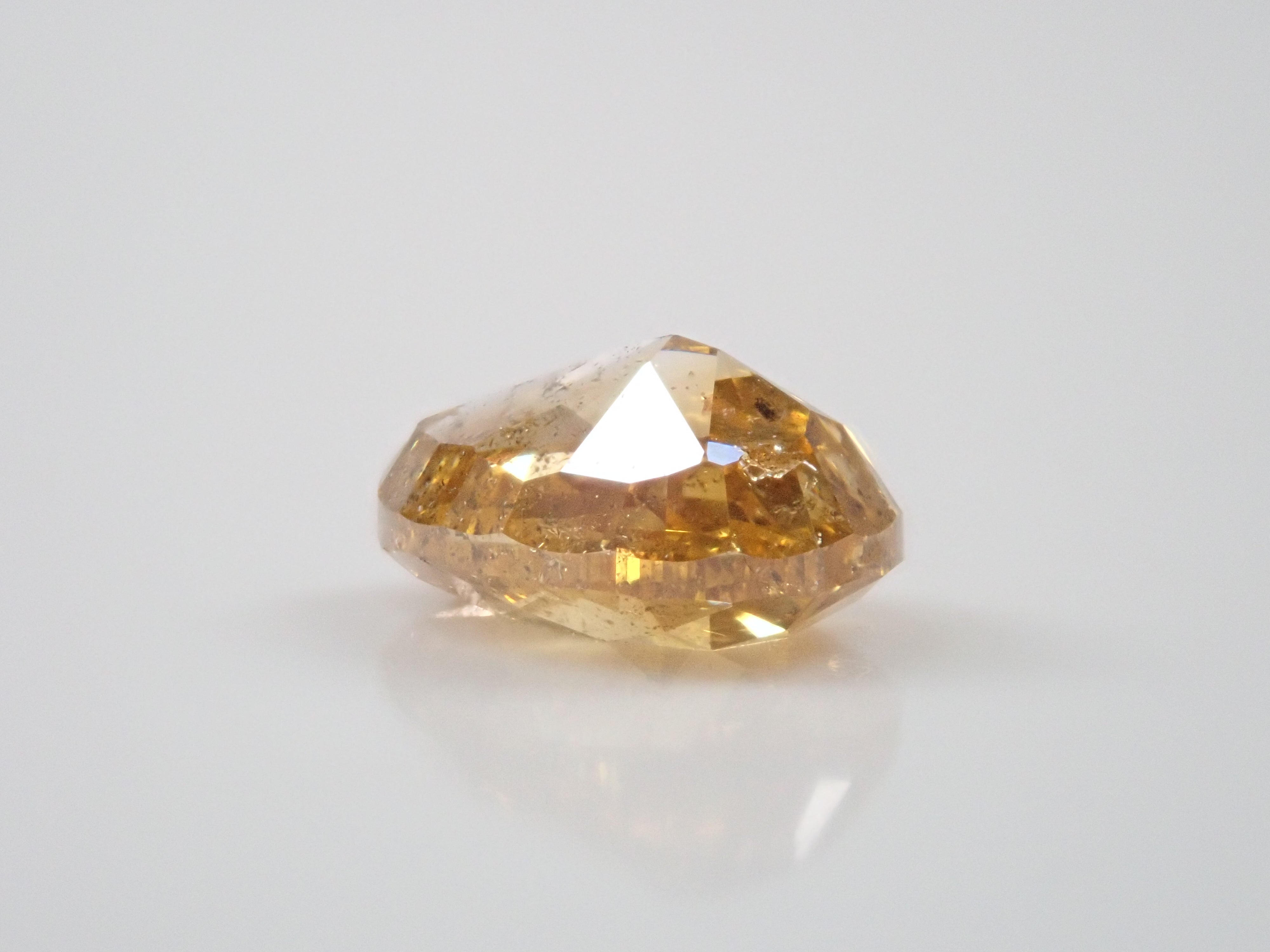 イエローダイヤモンド 0.706ctルース(FANCY DEEP ORANGY YELLOW, I-1)