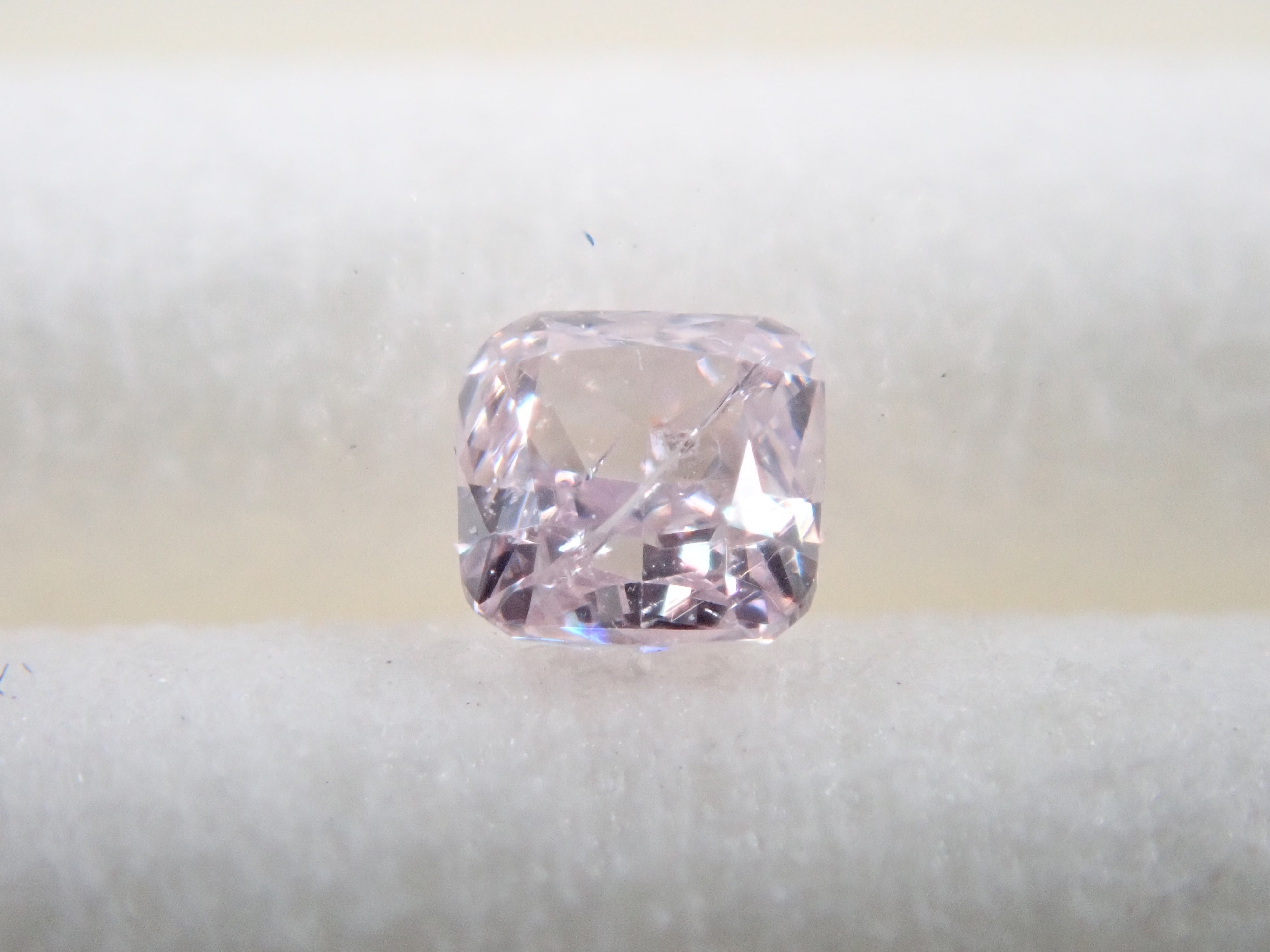 【32501425掲載】ピンクダイヤモンド 0.074ctルース(FANCY LIGHT PURPLE PINK, I-1)