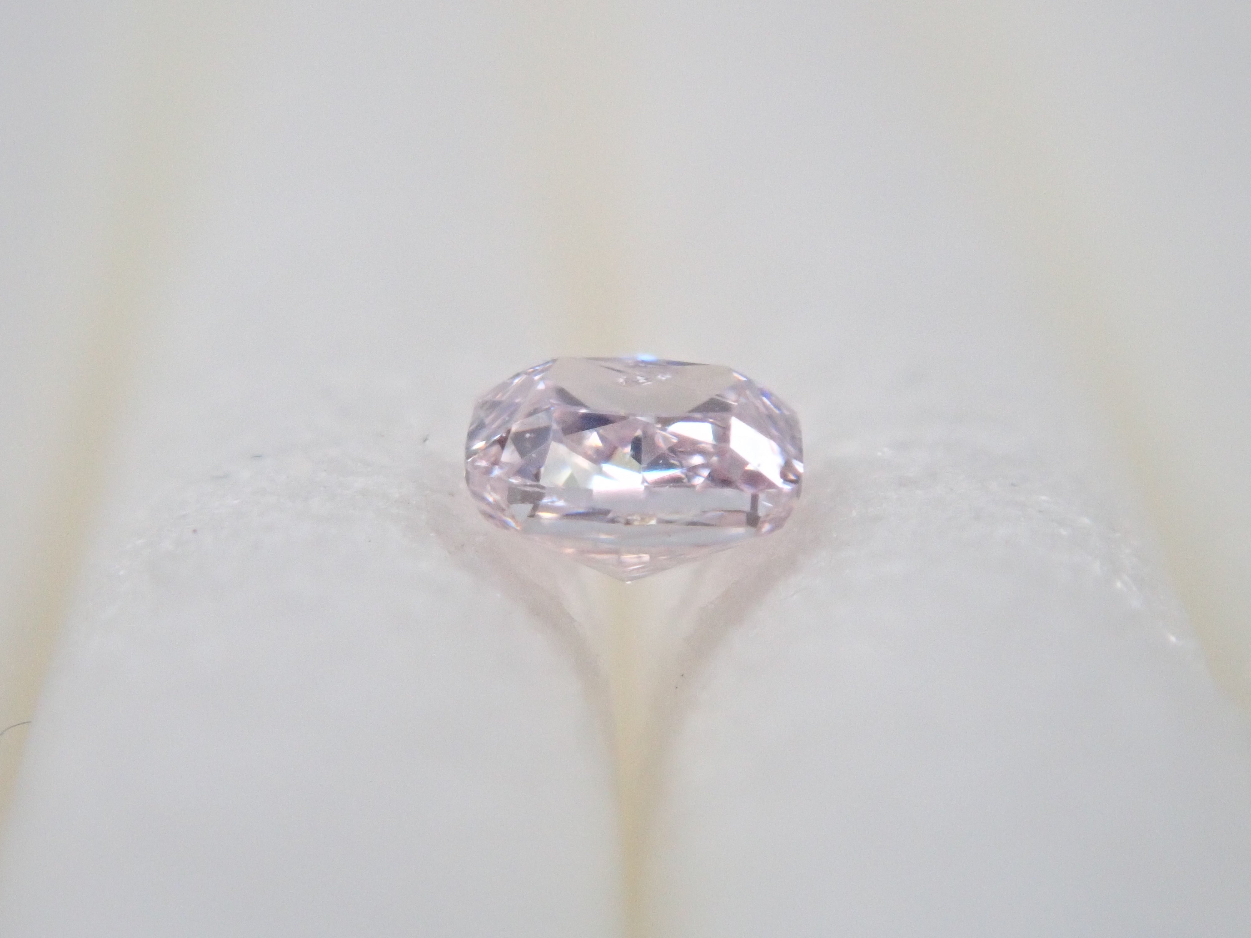 【32501425掲載】ピンクダイヤモンド 0.074ctルース(FANCY LIGHT PURPLE PINK, I-1)