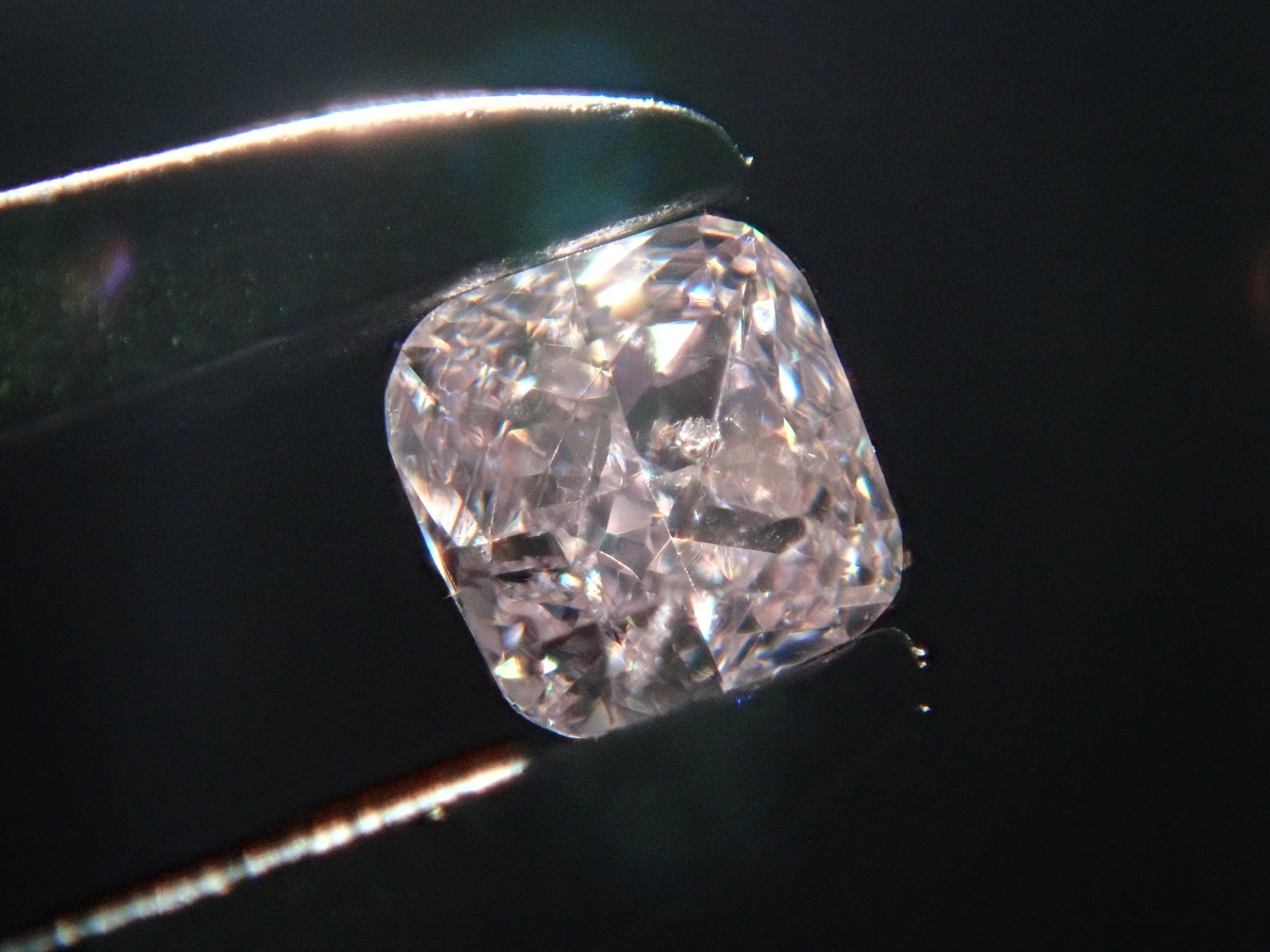 ピンクダイヤモンド 0.074ctルース(FANCY LIGHT PURPLE PINK, I-1)