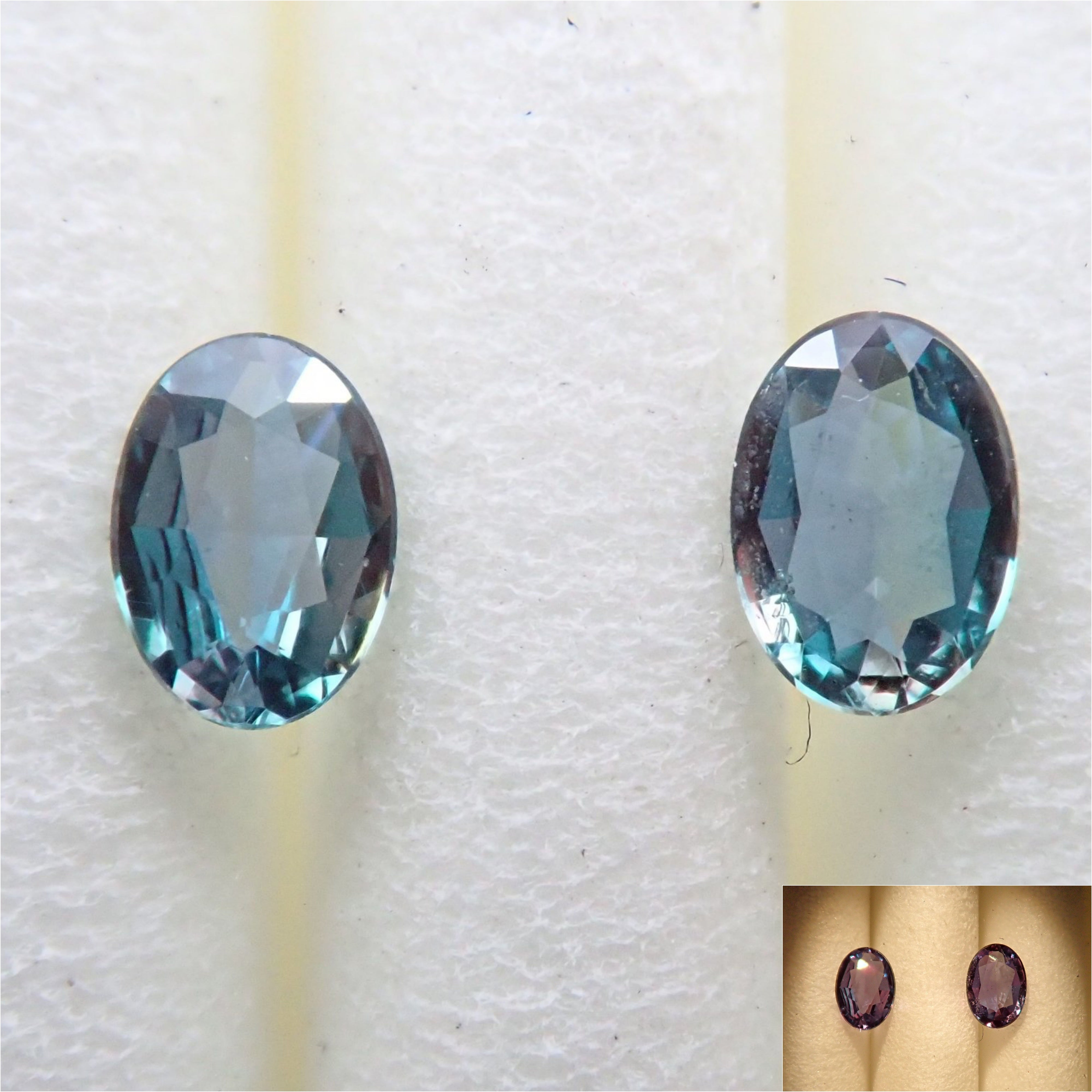 ブラジル産アレキサンドライト2石ペア 0.24ctルース(0.12ct/0.12ct)