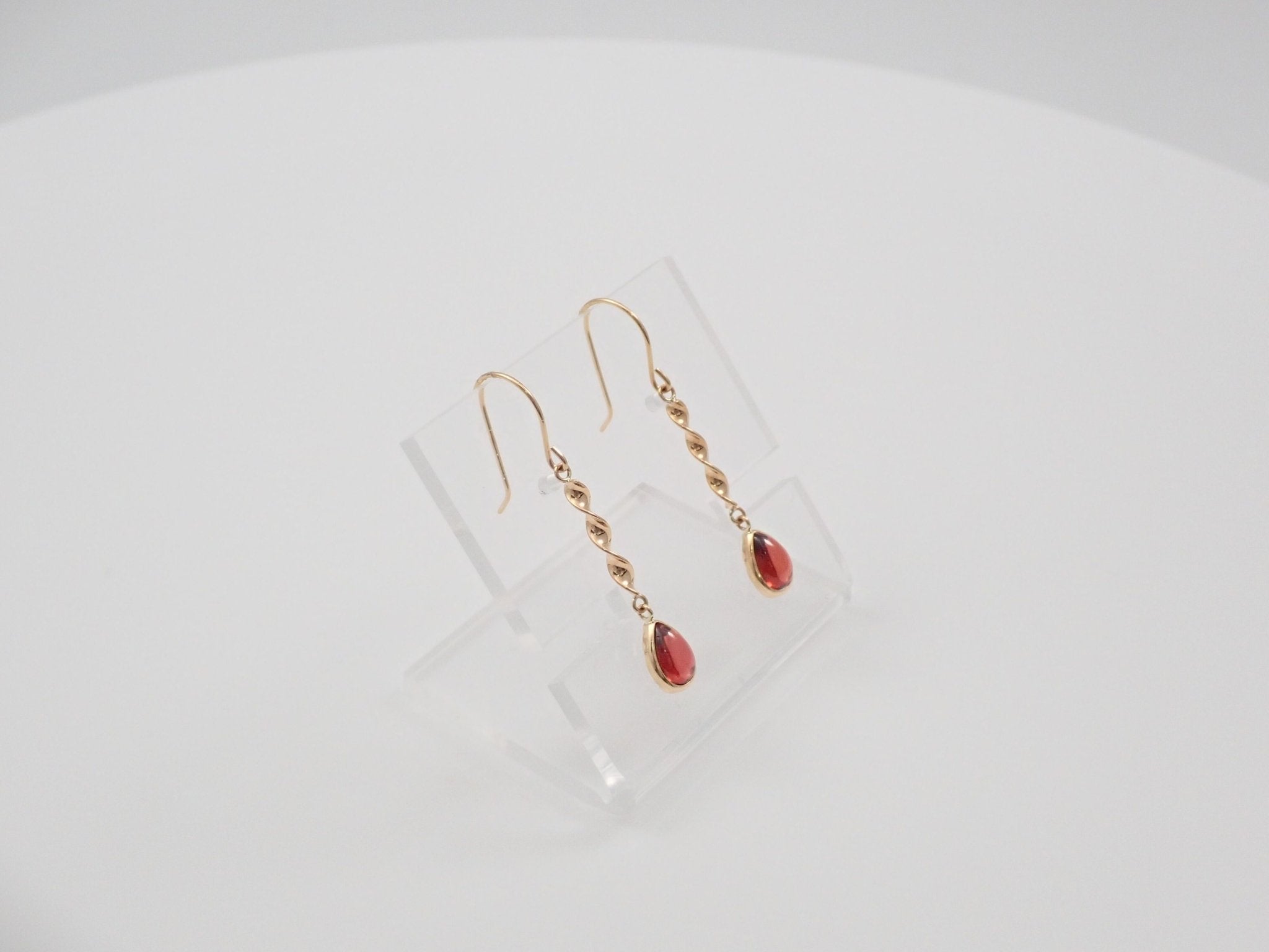 K18アルマンディンガーネットピアス - KARATZ STORE|カラッツSTORE