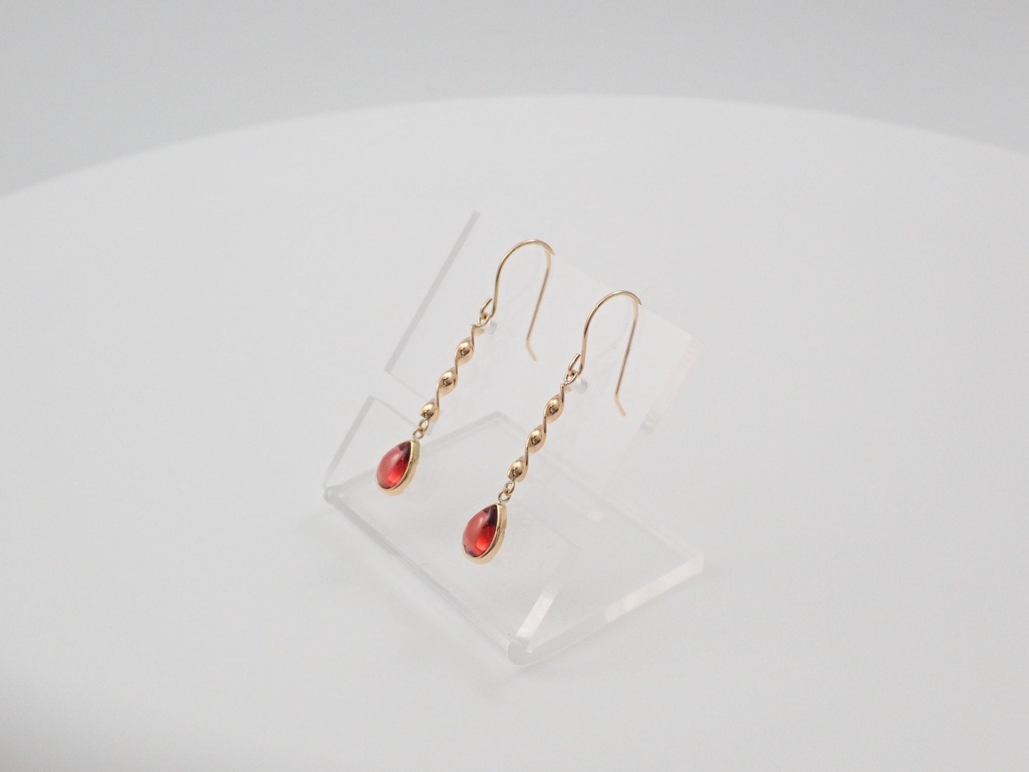 K18アルマンディンガーネットピアス - KARATZ STORE|カラッツSTORE