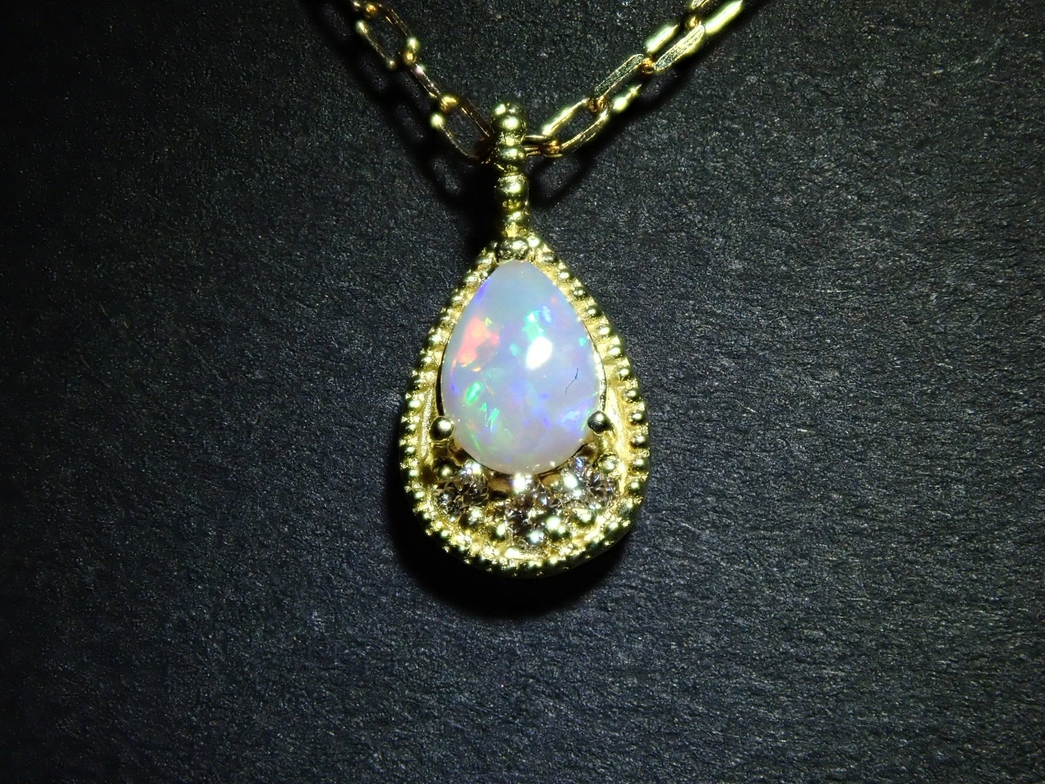 K18ホワイトオパール0.10 ct ペンダント(ネックレス) - KARATZ STORE|カラッツSTORE