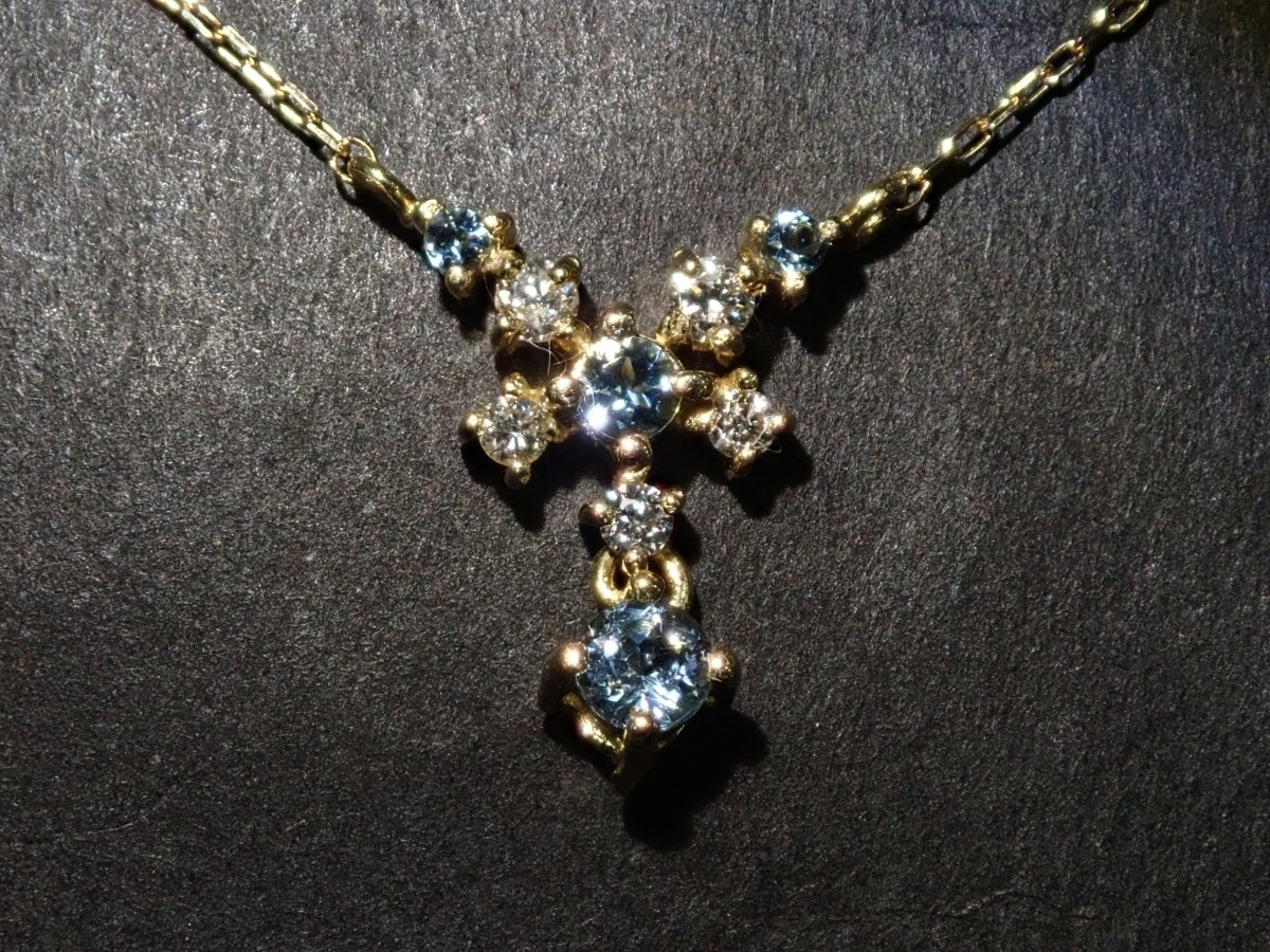 K18アクアマリン0.10ct ペンダント(ネックレス) - カラッツSTORE