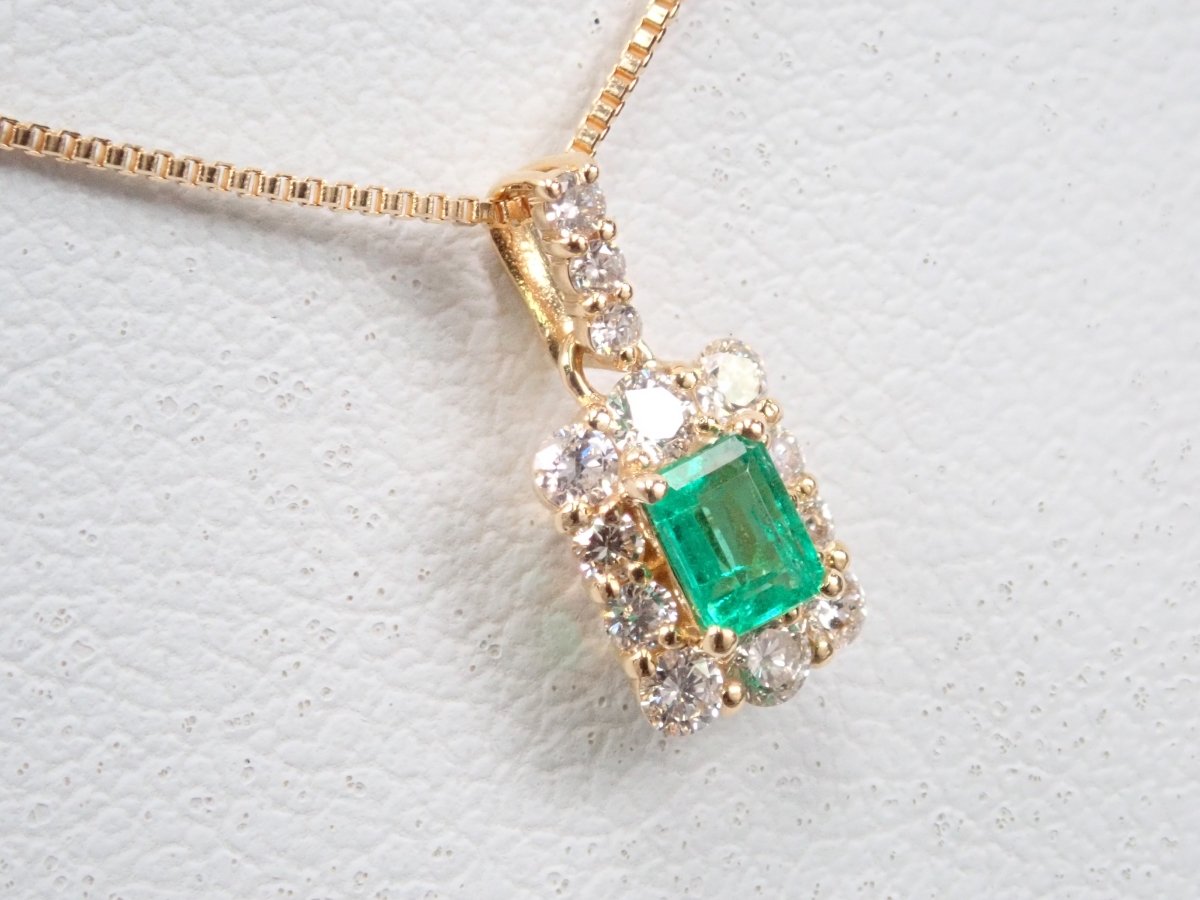 K18エメラルド0.12ct ペンダント(ネックレス) - カラッツSTORE
