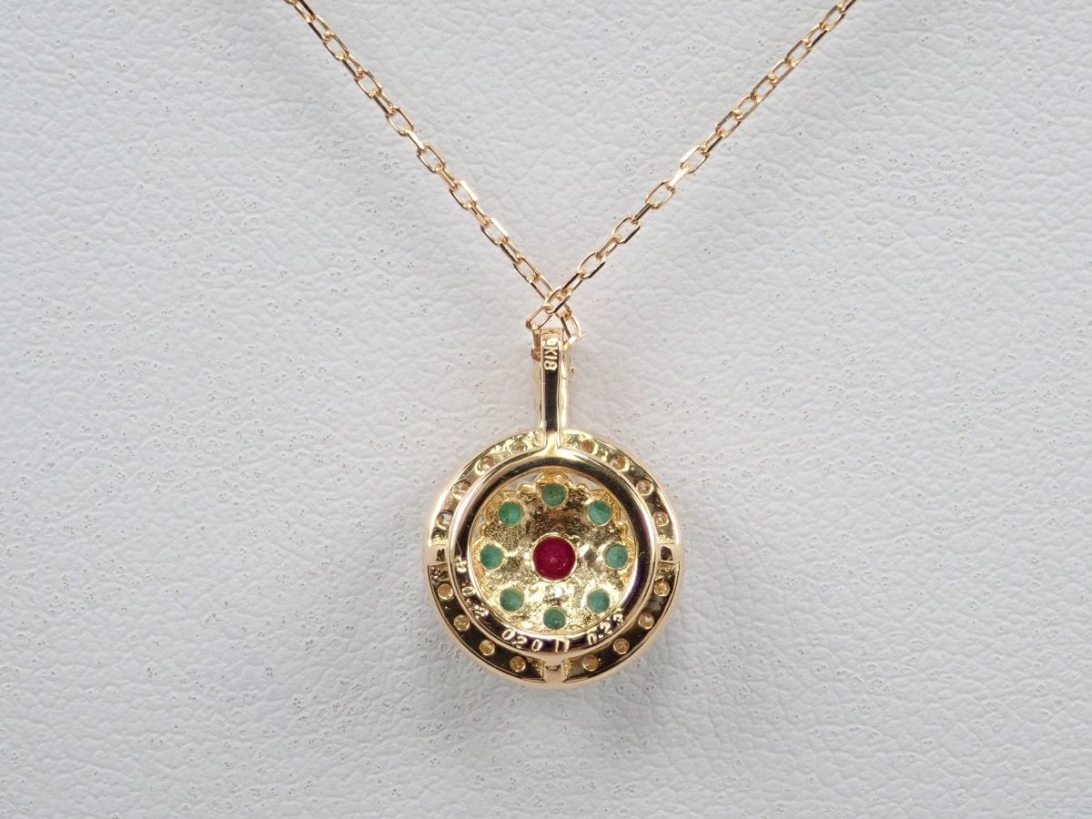 K18ルビー0.12ct・エメラルド・ダイヤモンドペンダント(ネックレス) - カラッツSTORE