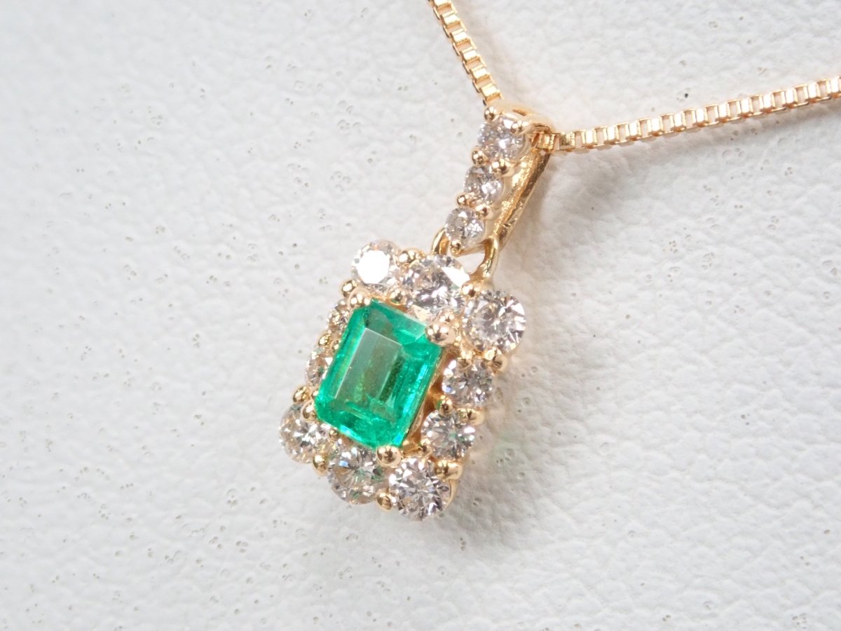K18エメラルド0.12ct ペンダント(ネックレス) - カラッツSTORE