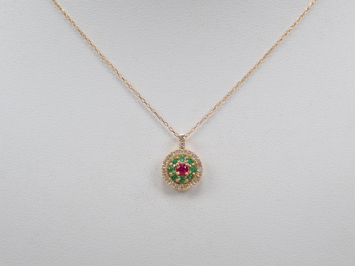 K18ルビー0.12ct・エメラルド・ダイヤモンドペンダント(ネックレス) - カラッツSTORE
