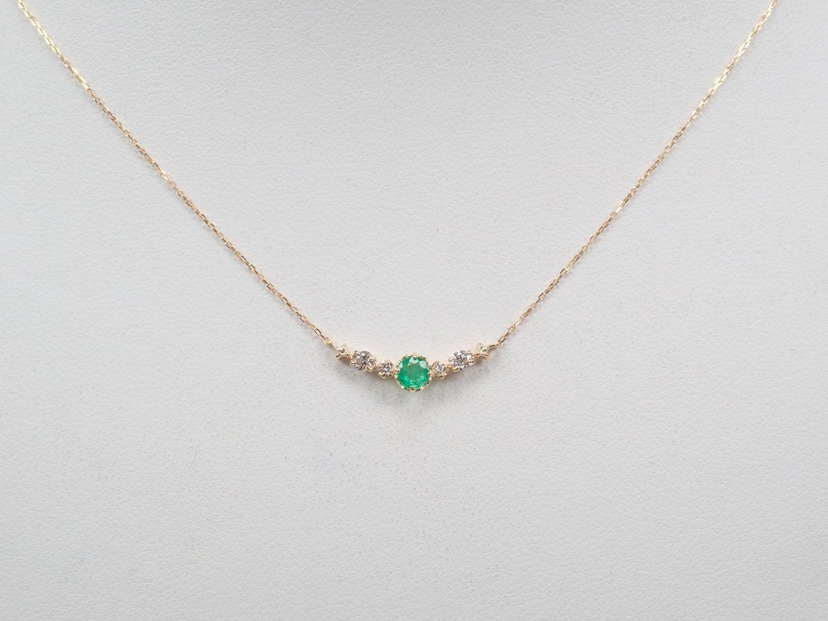 K18エメラルド0.14ct ペンダント(ネックレス) - カラッツSTORE