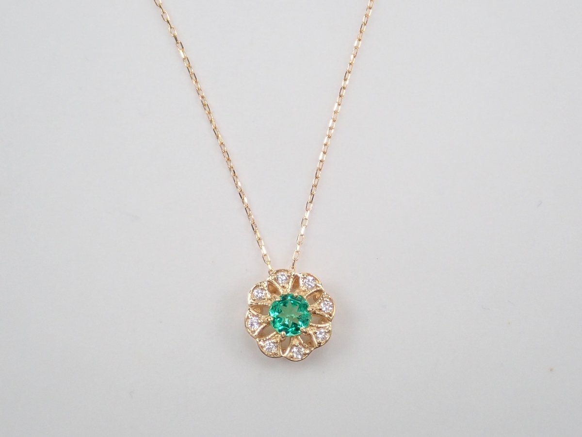 K18エメラルド0.17ct ペンダント(ネックレス) - カラッツSTORE