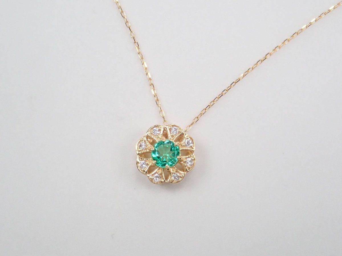K18エメラルド0.17ct ペンダント(ネックレス) - カラッツSTORE