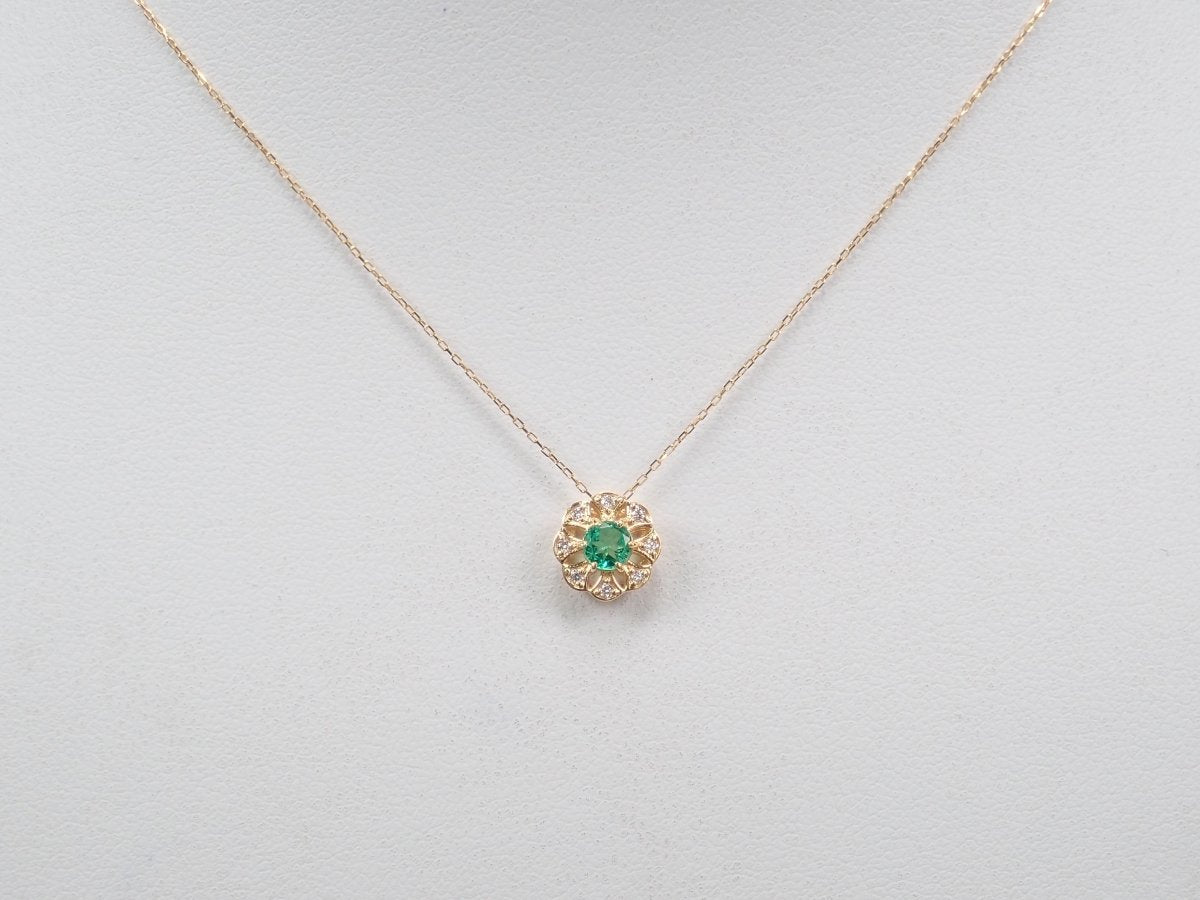 K18エメラルド0.17ct ペンダント(ネックレス) - カラッツSTORE