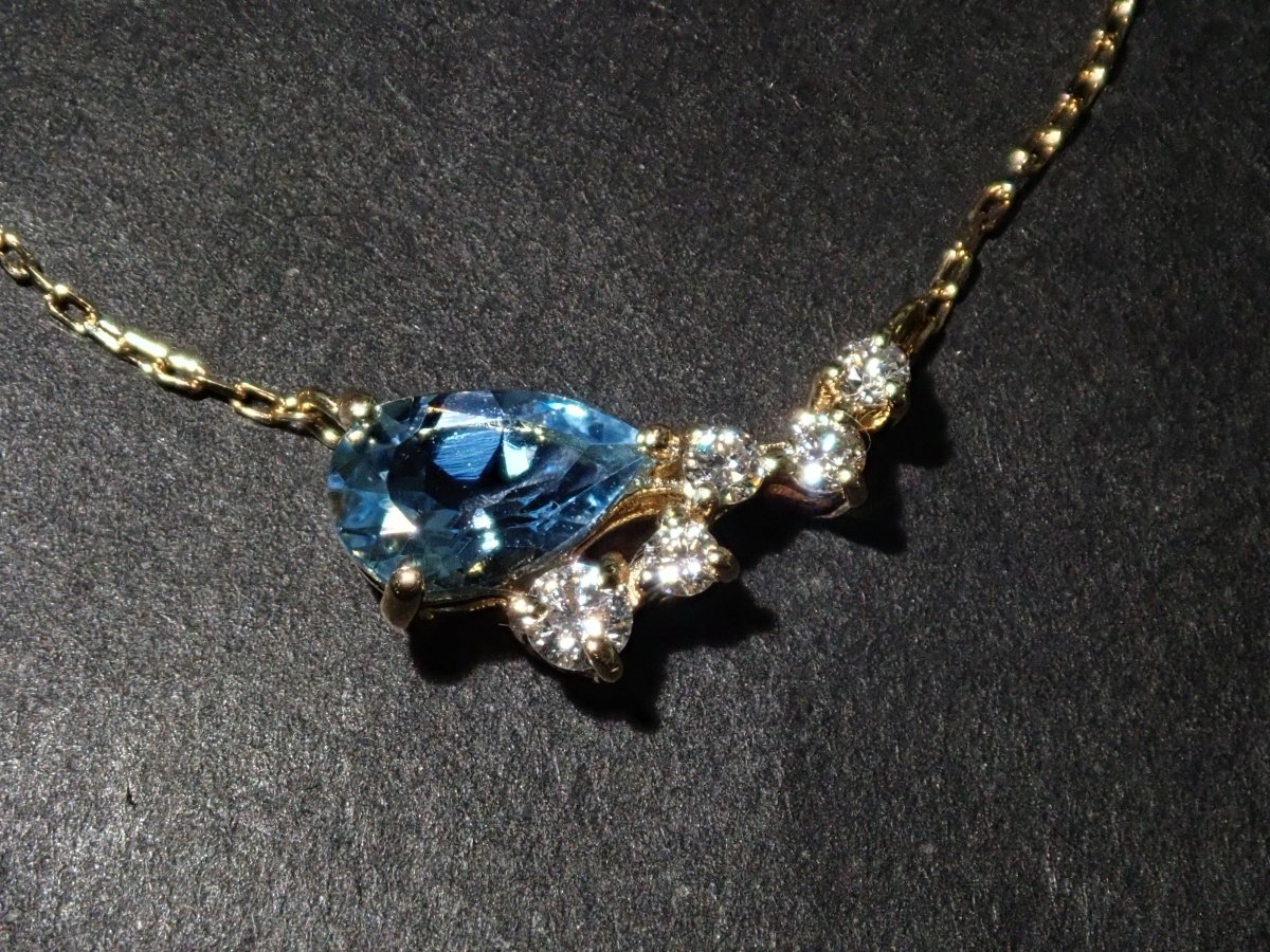 K18アクアマリン0.30ct ペンダント(ネックレス) - カラッツSTORE