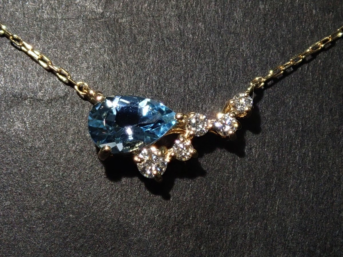 K18アクアマリン0.30ct ペンダント(ネックレス) - カラッツSTORE