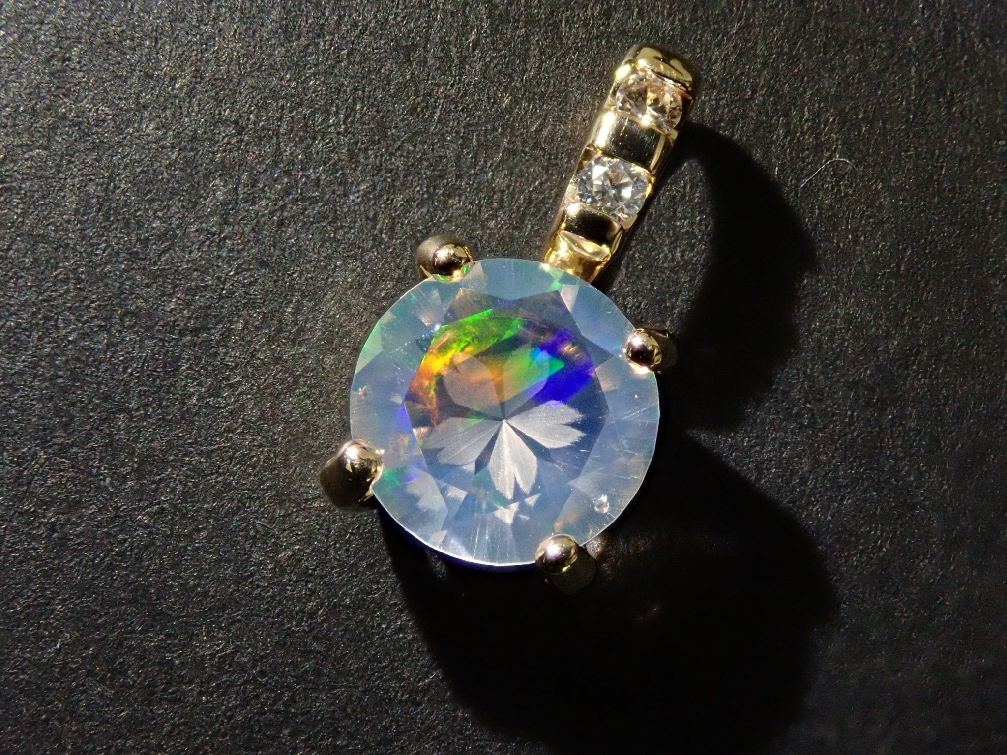 K18ウォーターオパール0.37ct ペンダントトップ(さくらインカット) - KARATZ STORE|カラッツSTORE