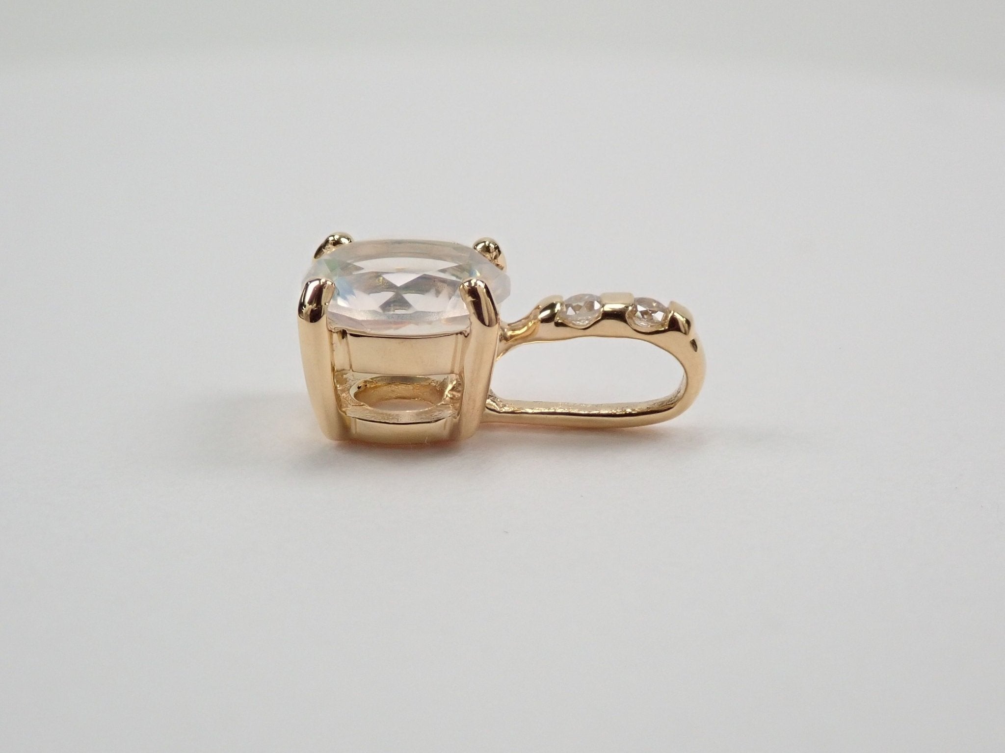 K18ウォーターオパール0.37ct ペンダントトップ(さくらインカット) - KARATZ STORE|カラッツSTORE