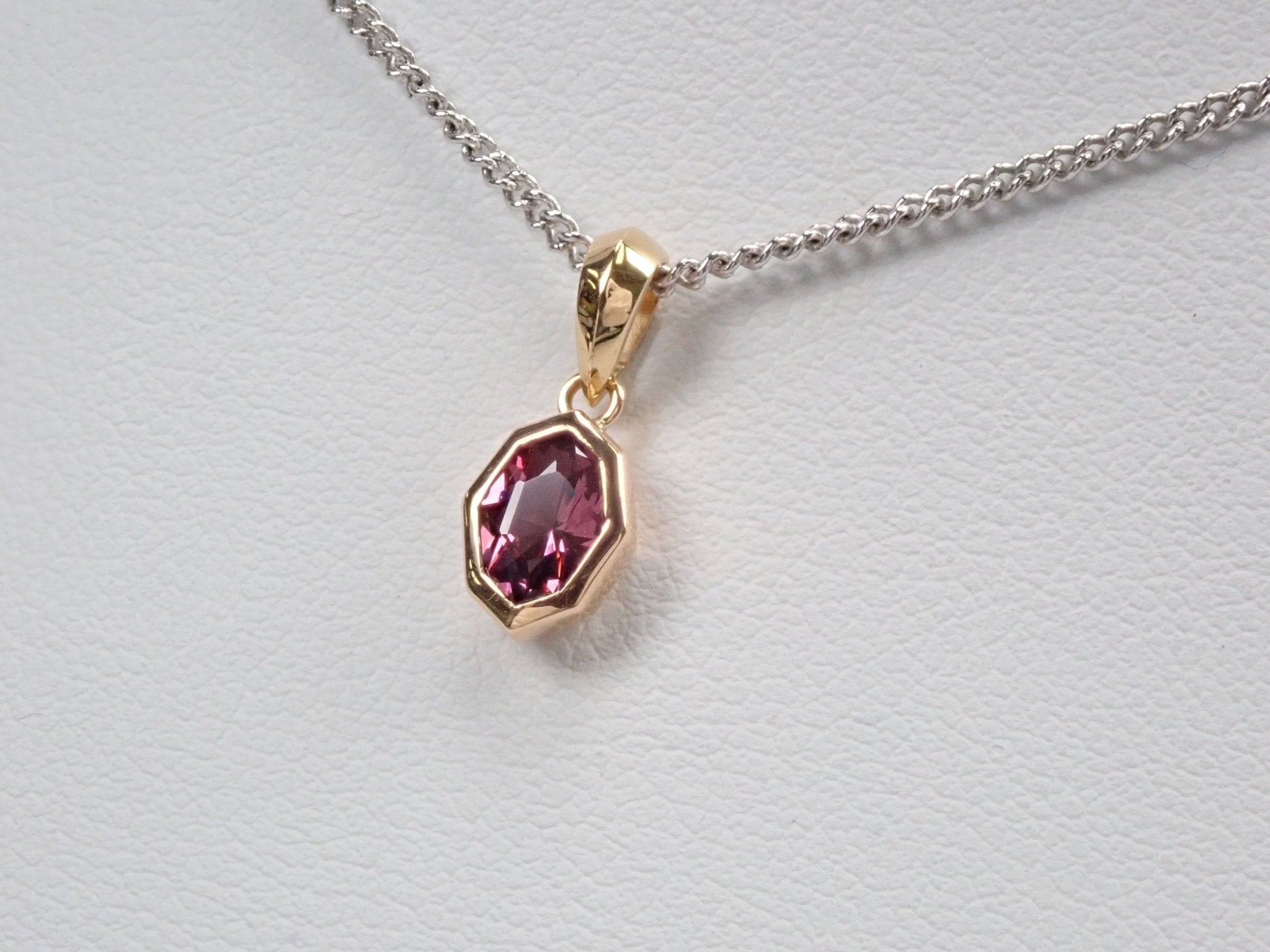 K18スピネル0.548ct ペンダントトップ(ネックレストップ) - KARATZ STORE|カラッツSTORE