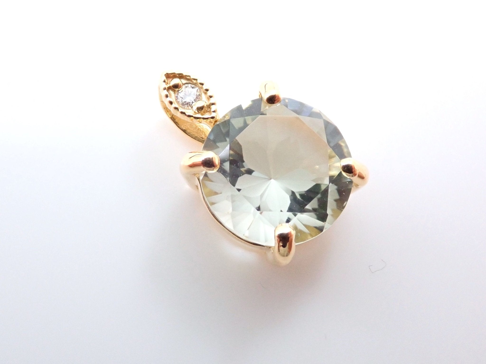 K18グリーンアメジスト1.50ct ペンダント(さくらインカット) - KARATZ STORE|カラッツSTORE
