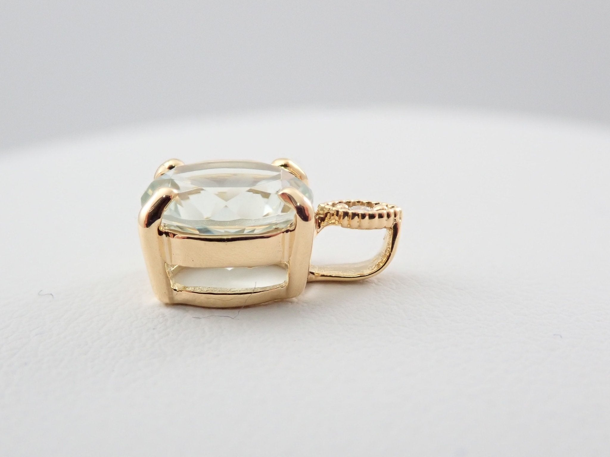 K18グリーンアメジスト1.50ct ペンダント(さくらインカット) - KARATZ STORE|カラッツSTORE