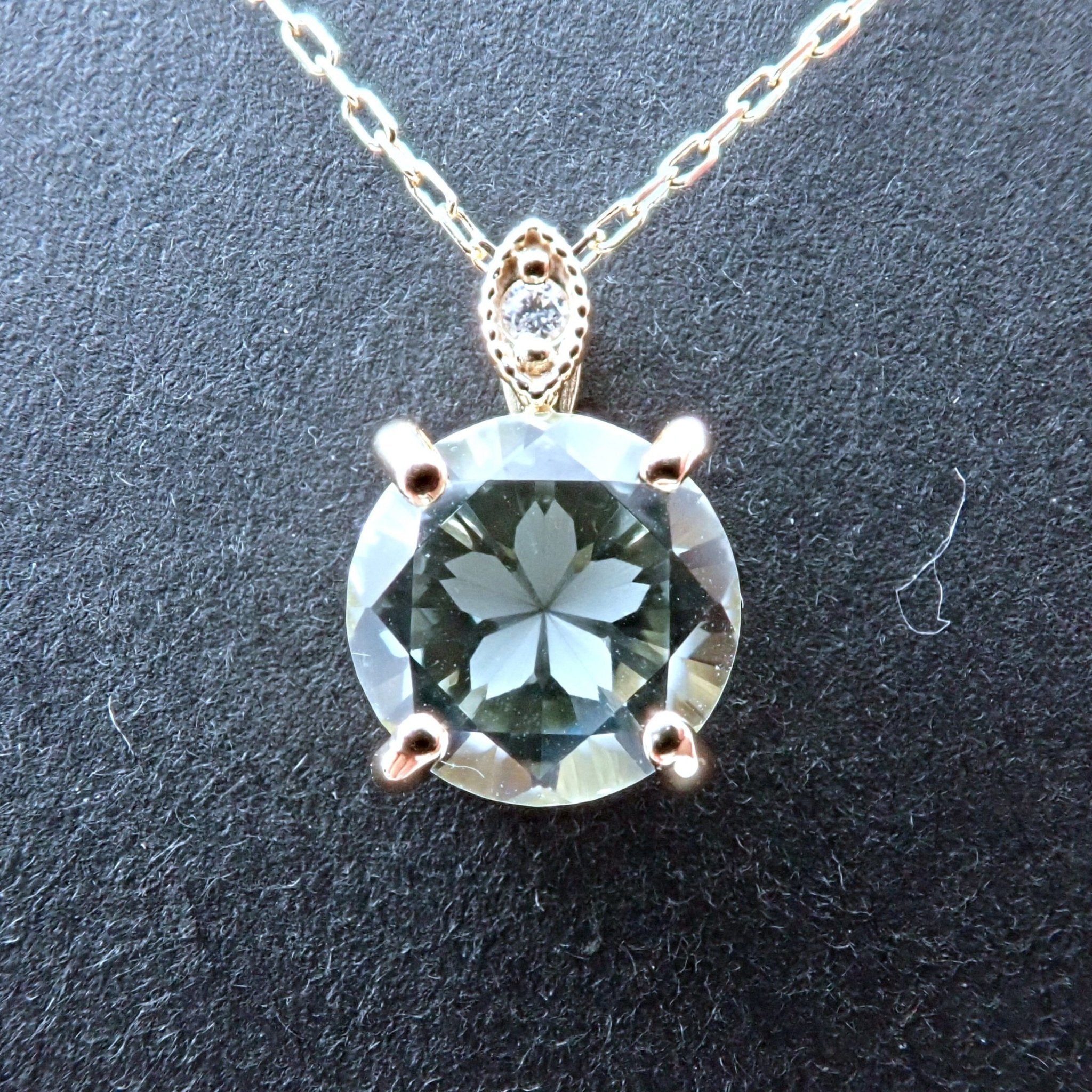 K18グリーンアメジスト1.50ct ペンダント(さくらインカット) - KARATZ STORE|カラッツSTORE