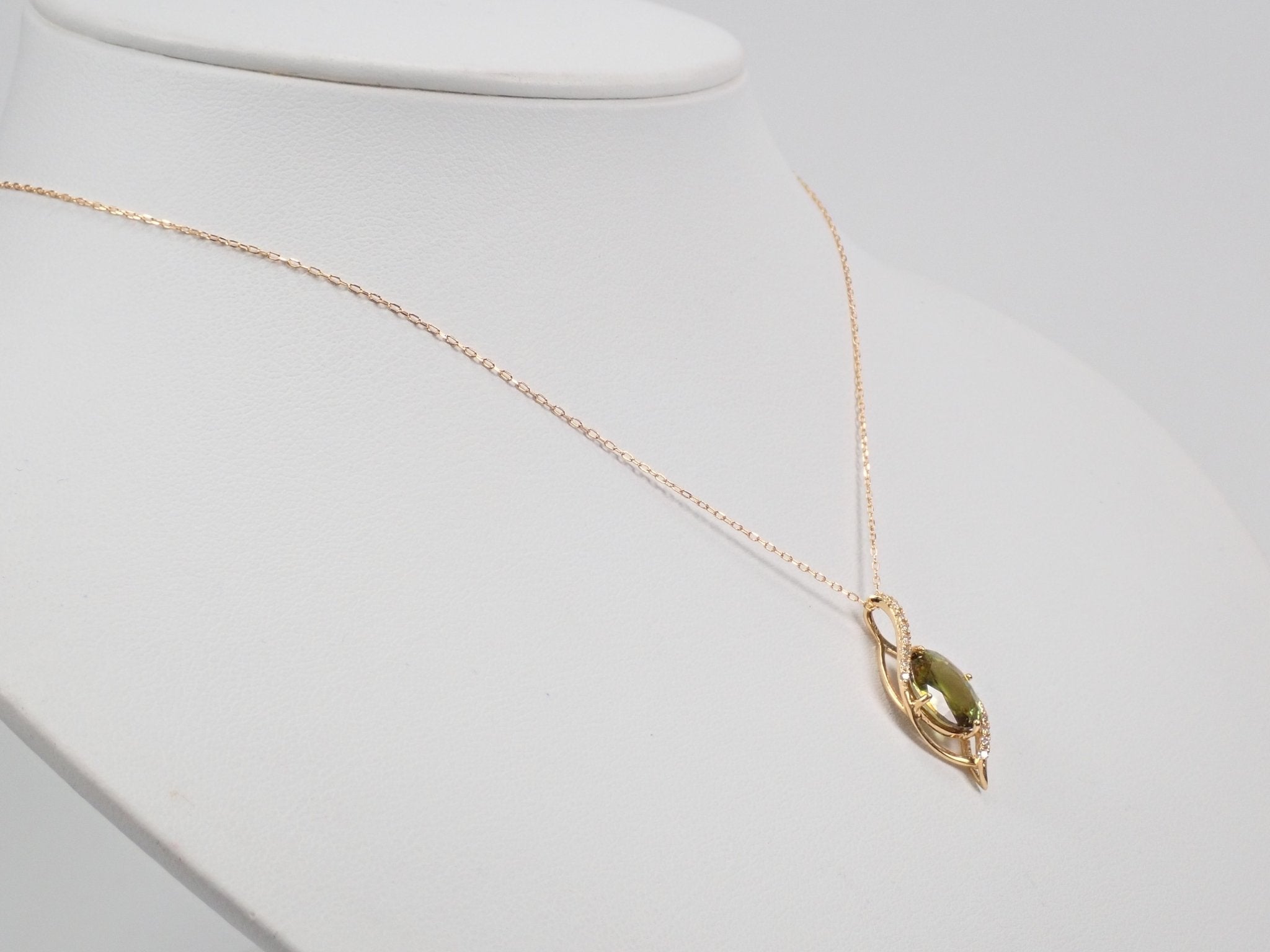 K18スフェーン2.48ct ペンダント(ネックレス) - KARATZ STORE|カラッツSTORE
