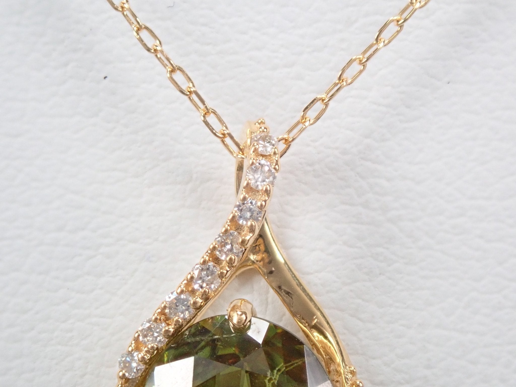 K18スフェーン2.48ct ペンダント(ネックレス) - KARATZ STORE|カラッツSTORE