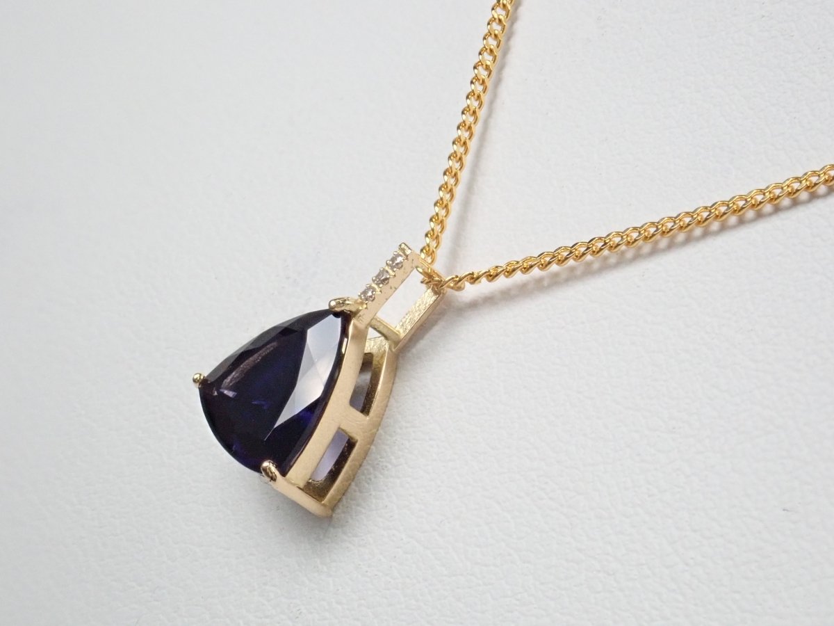 K18アイオライト3.48ct ペンダントトップ(ネックレストップ) - カラッツSTORE