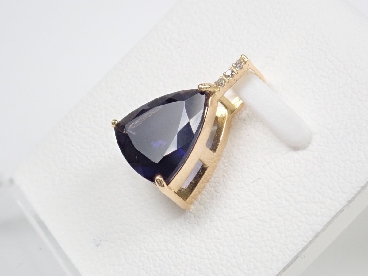 K18アイオライト3.48ct ペンダントトップ(ネックレストップ) - カラッツSTORE