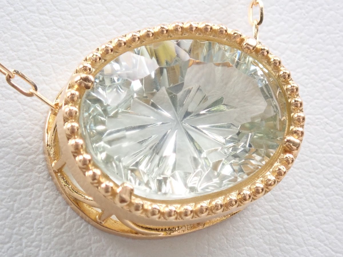 【甲州貴石切子】K18グリーンクォーツ4.592ct ペンダント(2wayタイプ) - カラッツSTORE