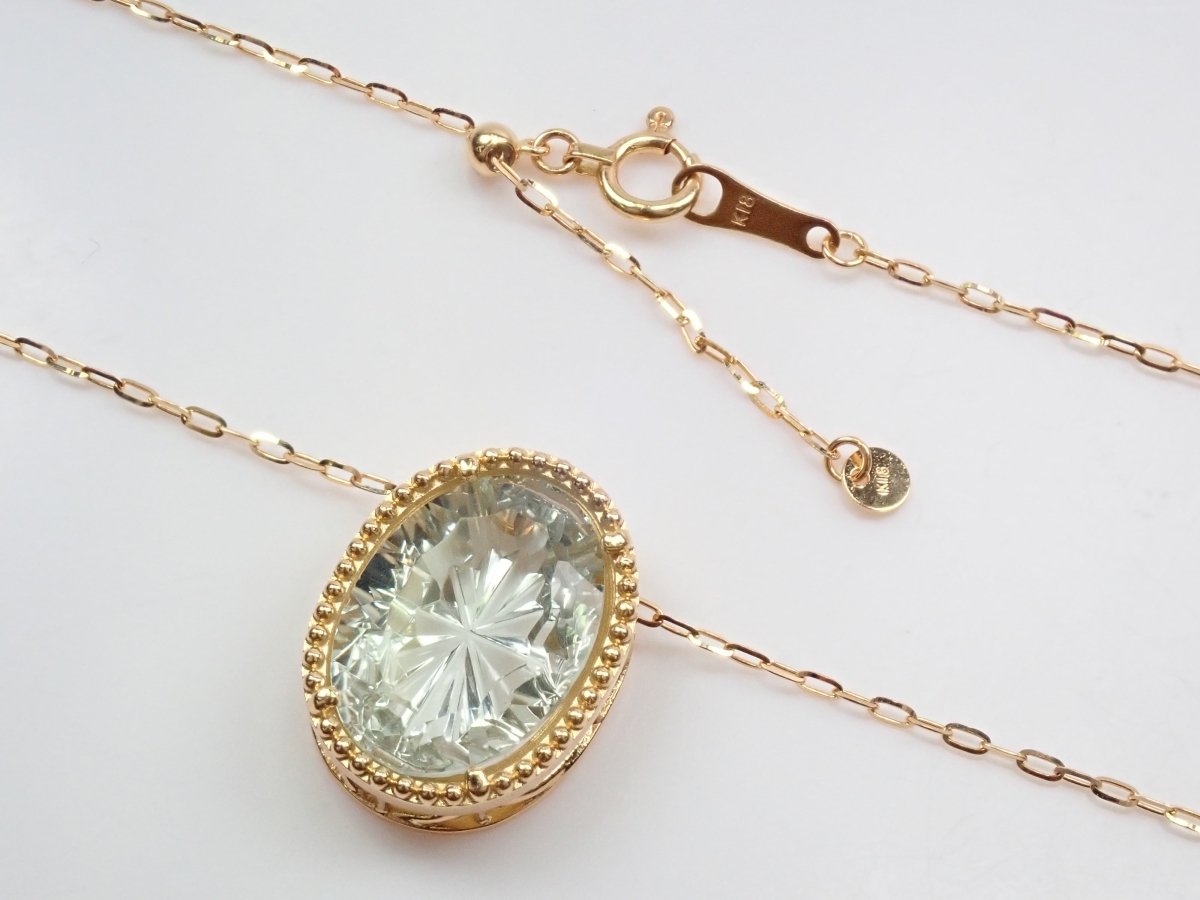 【甲州貴石切子】K18グリーンクォーツ4.592ct ペンダント(2wayタイプ) - カラッツSTORE