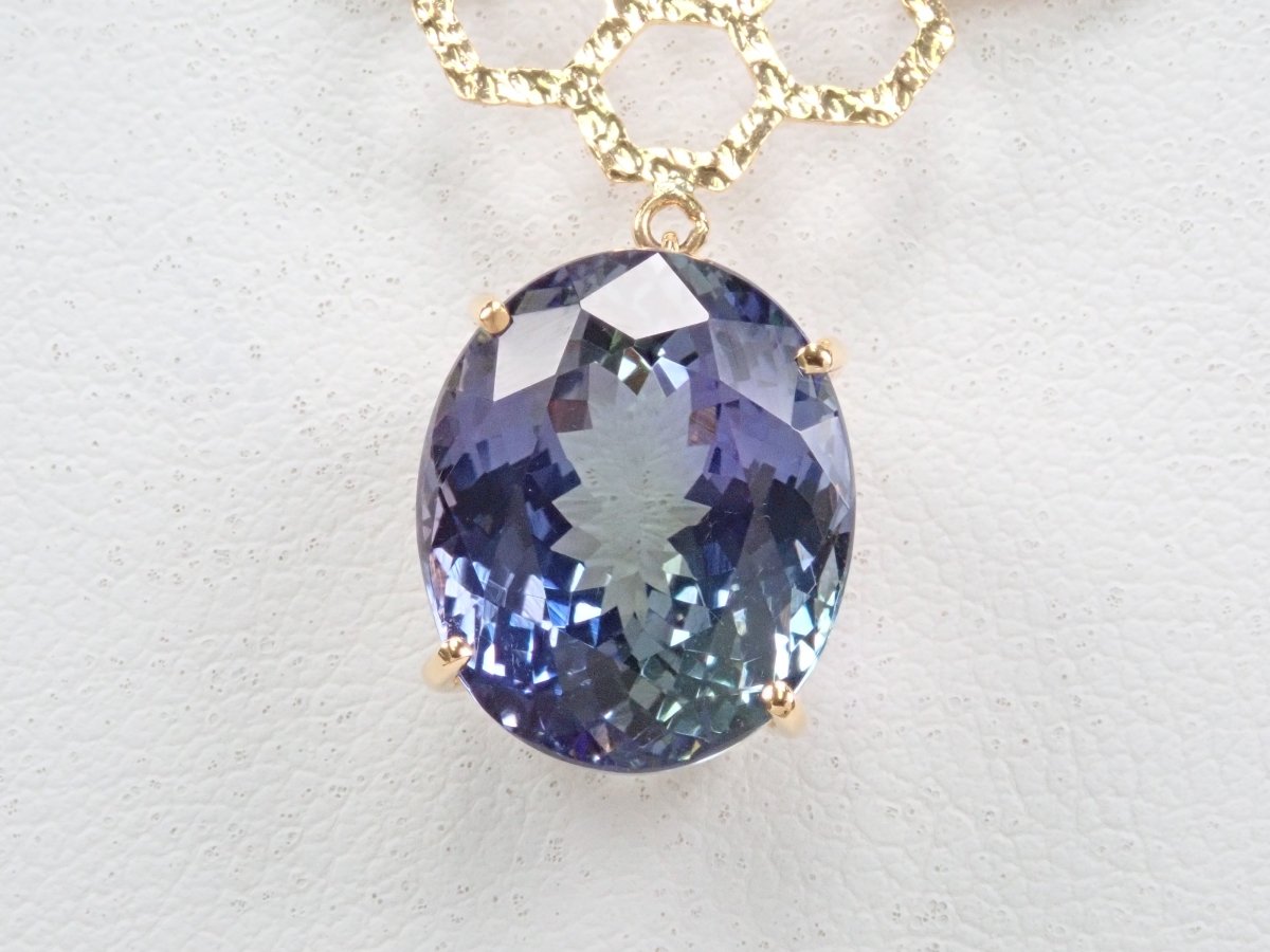 K18バイカラータンザナイト7.55ct ペンダント(ネックレス) - カラッツSTORE