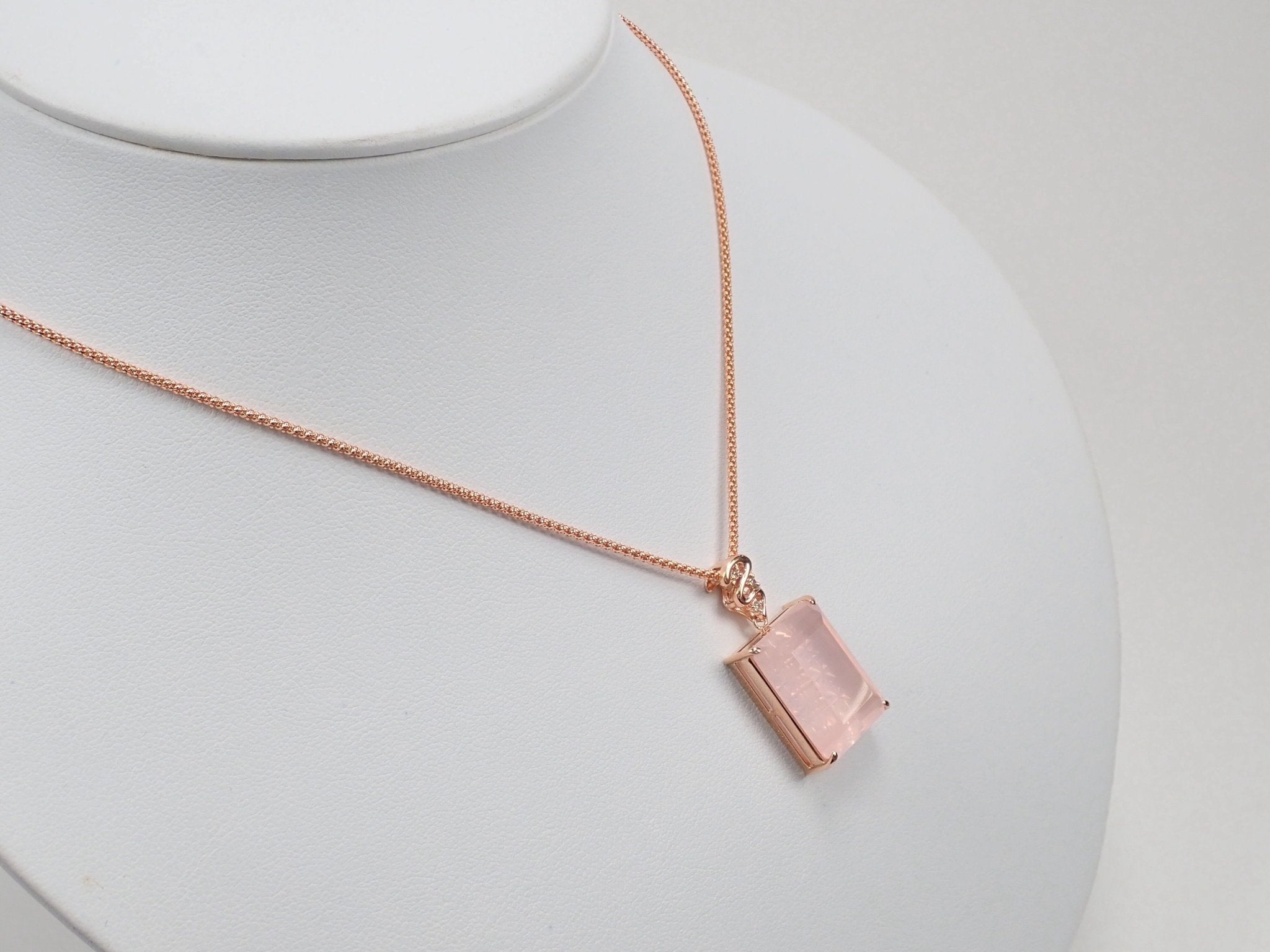 K18PGローズクォーツ15.964ct ペンダント(甲州貴石切子) - KARATZ STORE|カラッツSTORE