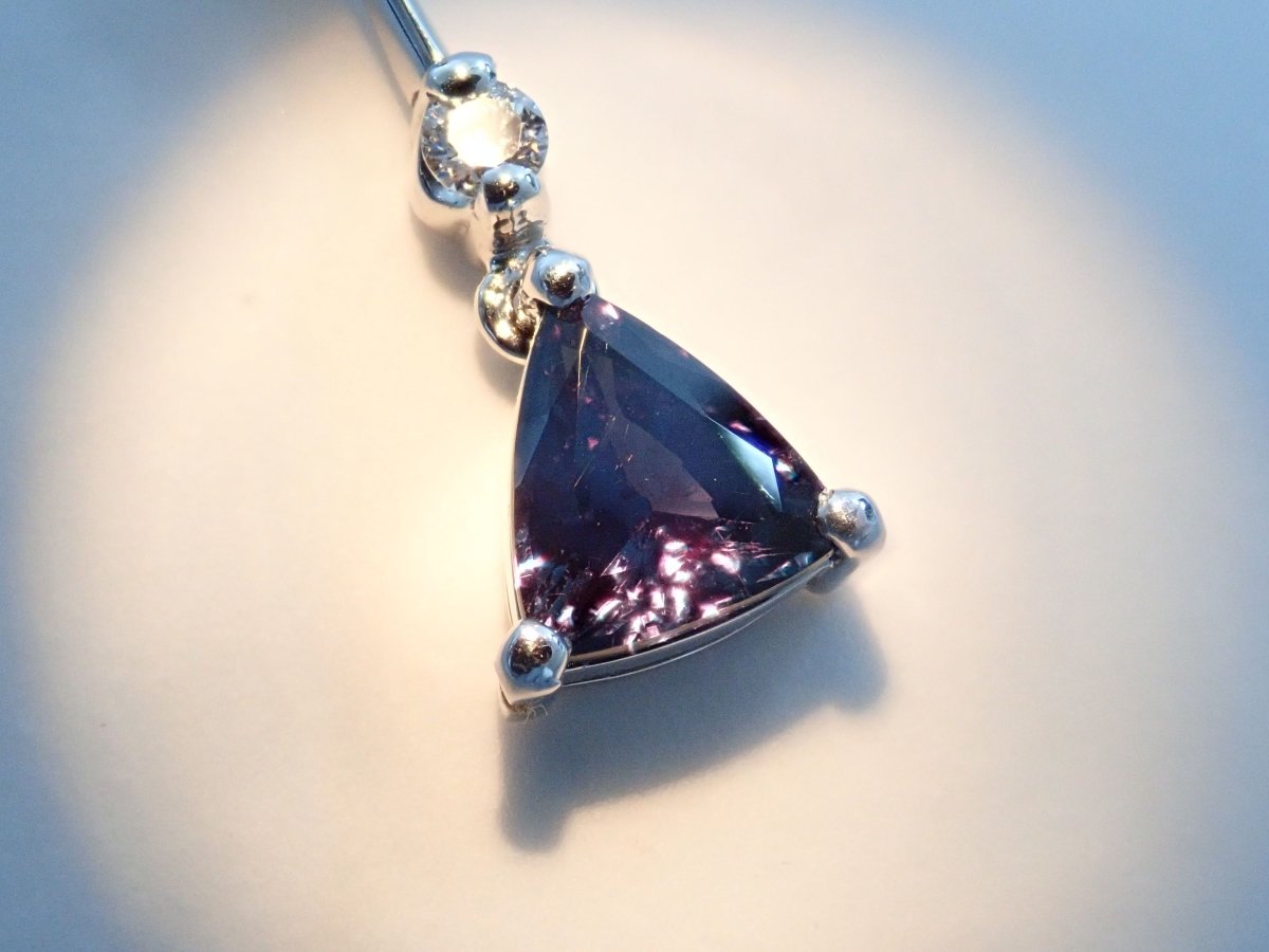K18WGカラーチェンジガーネット (アレキタイプ)1.01ct ペンダント - KARATZ STORE|カラッツSTORE