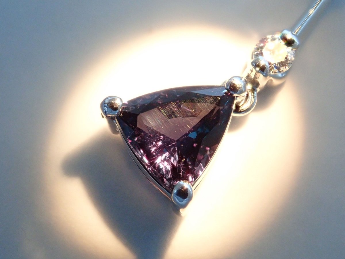 K18WGカラーチェンジガーネット (アレキタイプ)1.01ct ペンダント - KARATZ STORE|カラッツSTORE