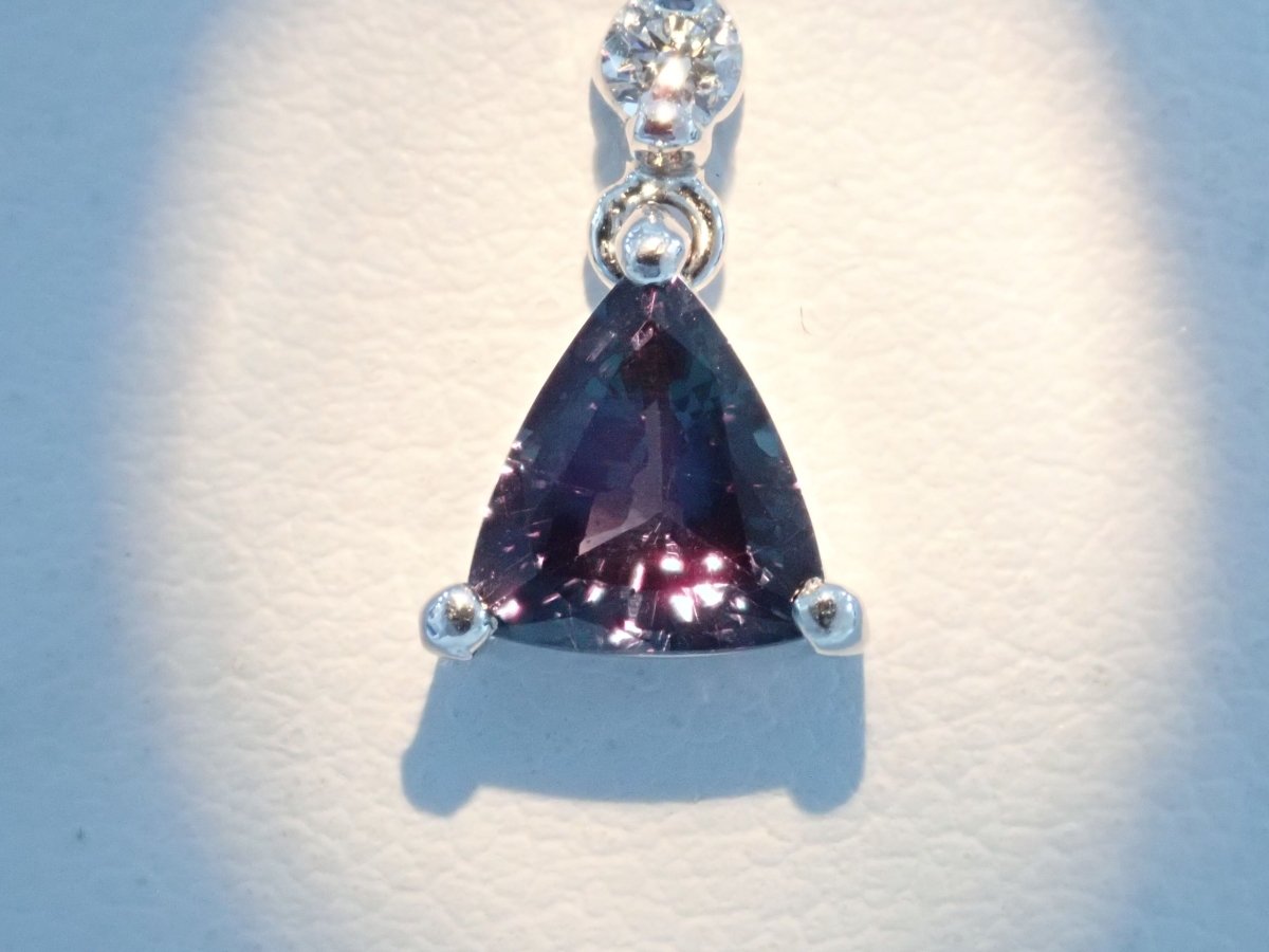 K18WGカラーチェンジガーネット (アレキタイプ)1.01ct ペンダント - KARATZ STORE|カラッツSTORE