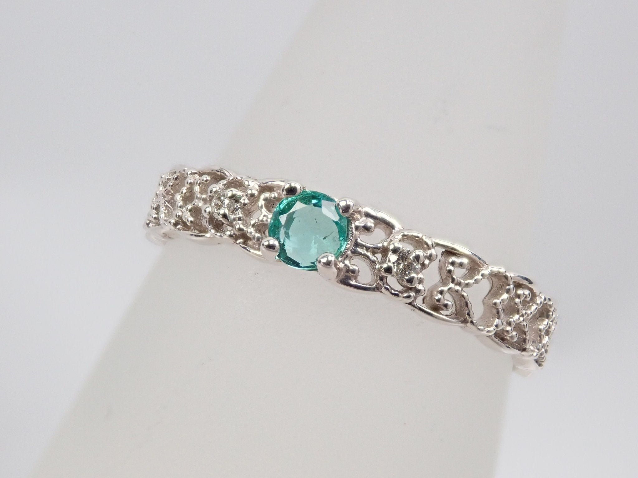 K18WGエメラルドリング - KARATZ STORE|カラッツSTORE