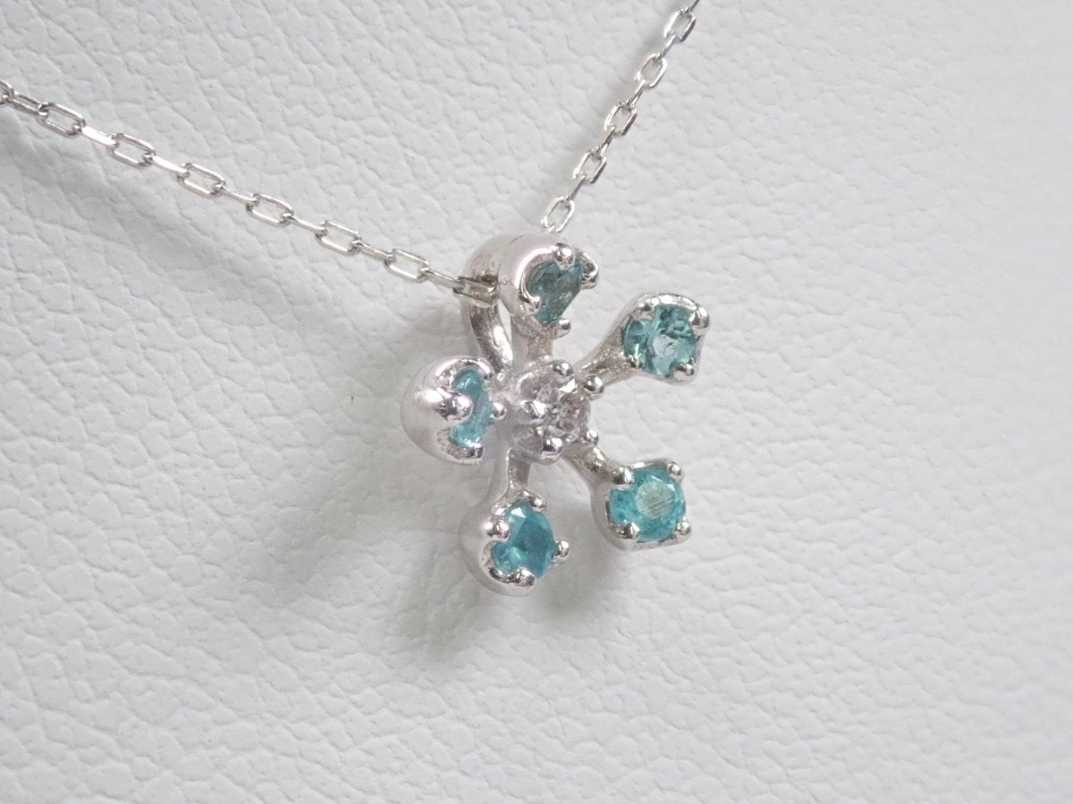 K18WGパライバトルマリン0.08ct ペンダント(ネックレス) - カラッツSTORE